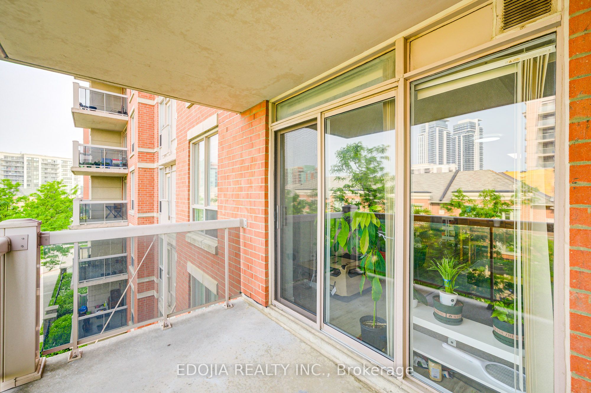 #506 - 25 Times Avenue Property Photo 38