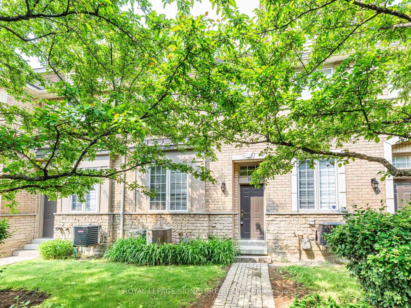 23 Observatory Lane 100 Property Photo 2