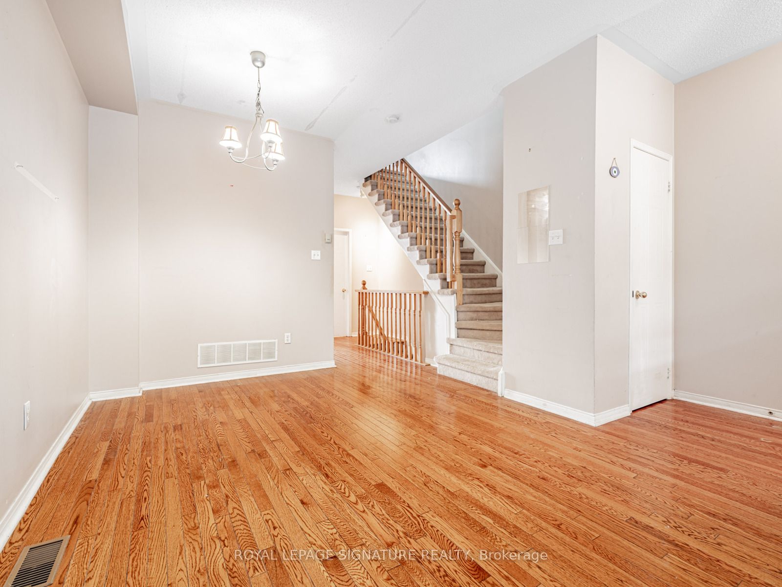 23 Observatory Lane 100 Property Photo 7