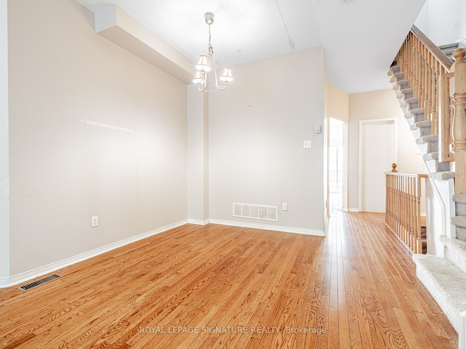 23 Observatory Lane 100 Property Photo 8