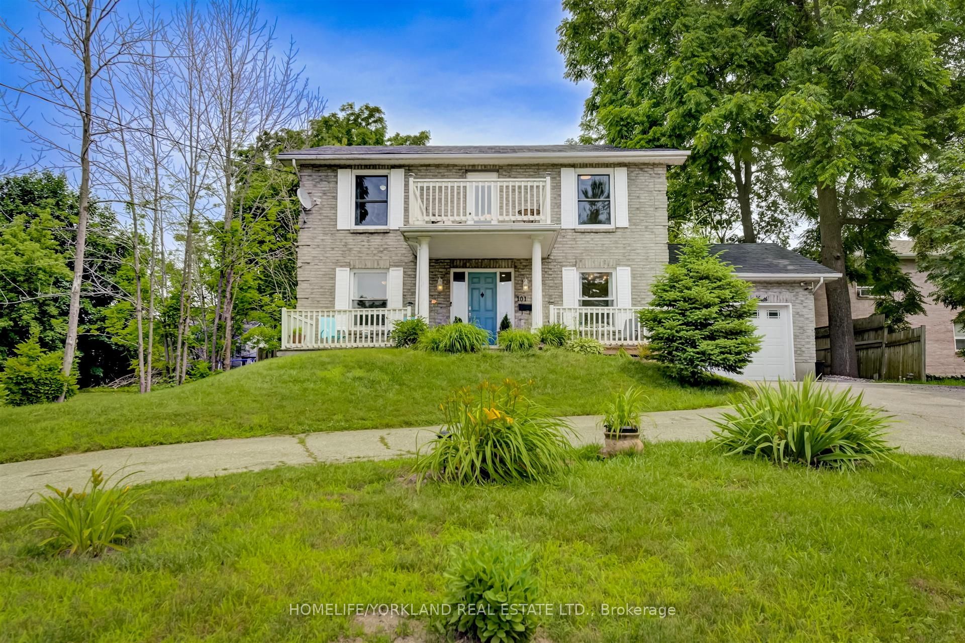 101 Lake Drive N Property Photo 1