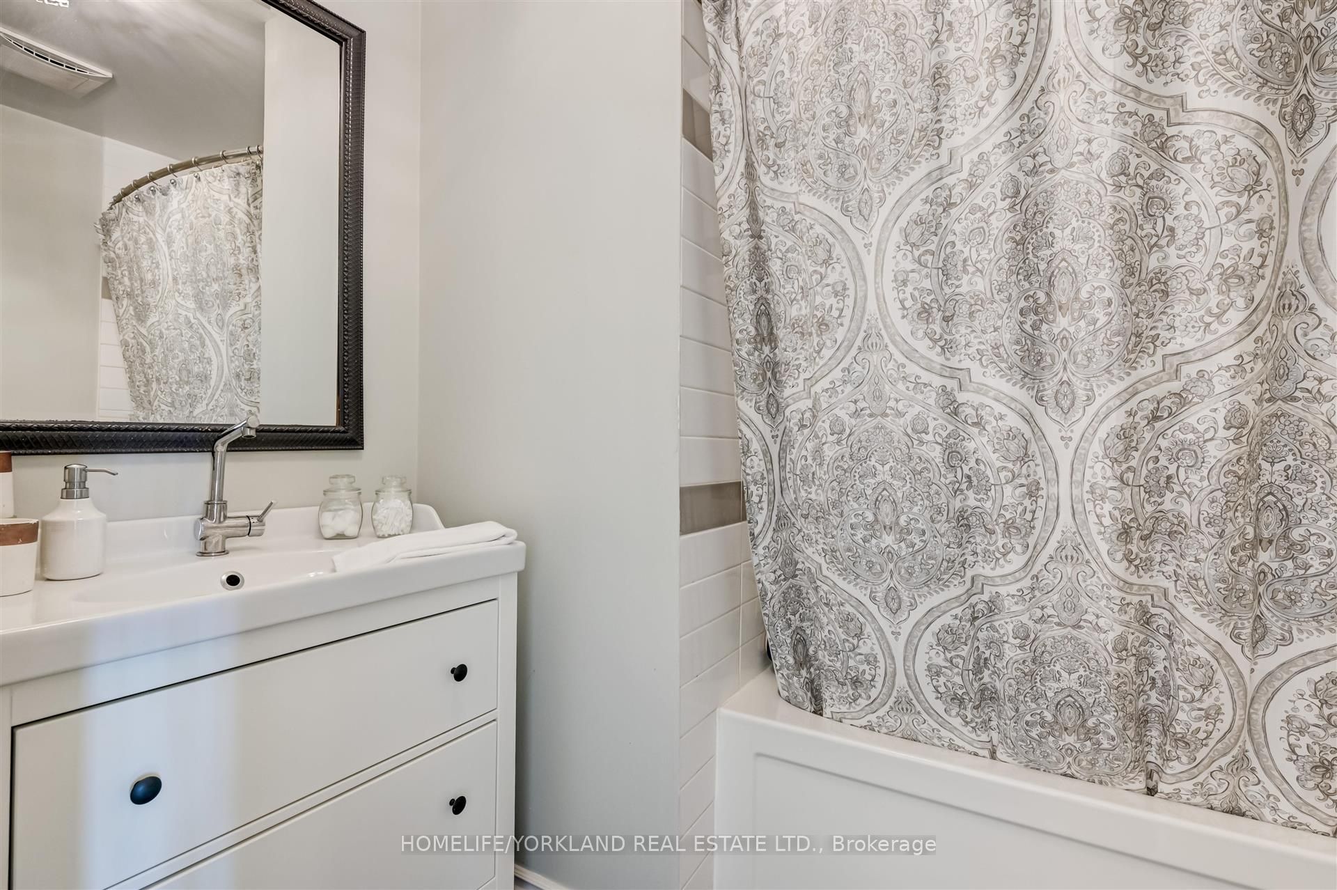 101 Lake Drive N Property Photo 20