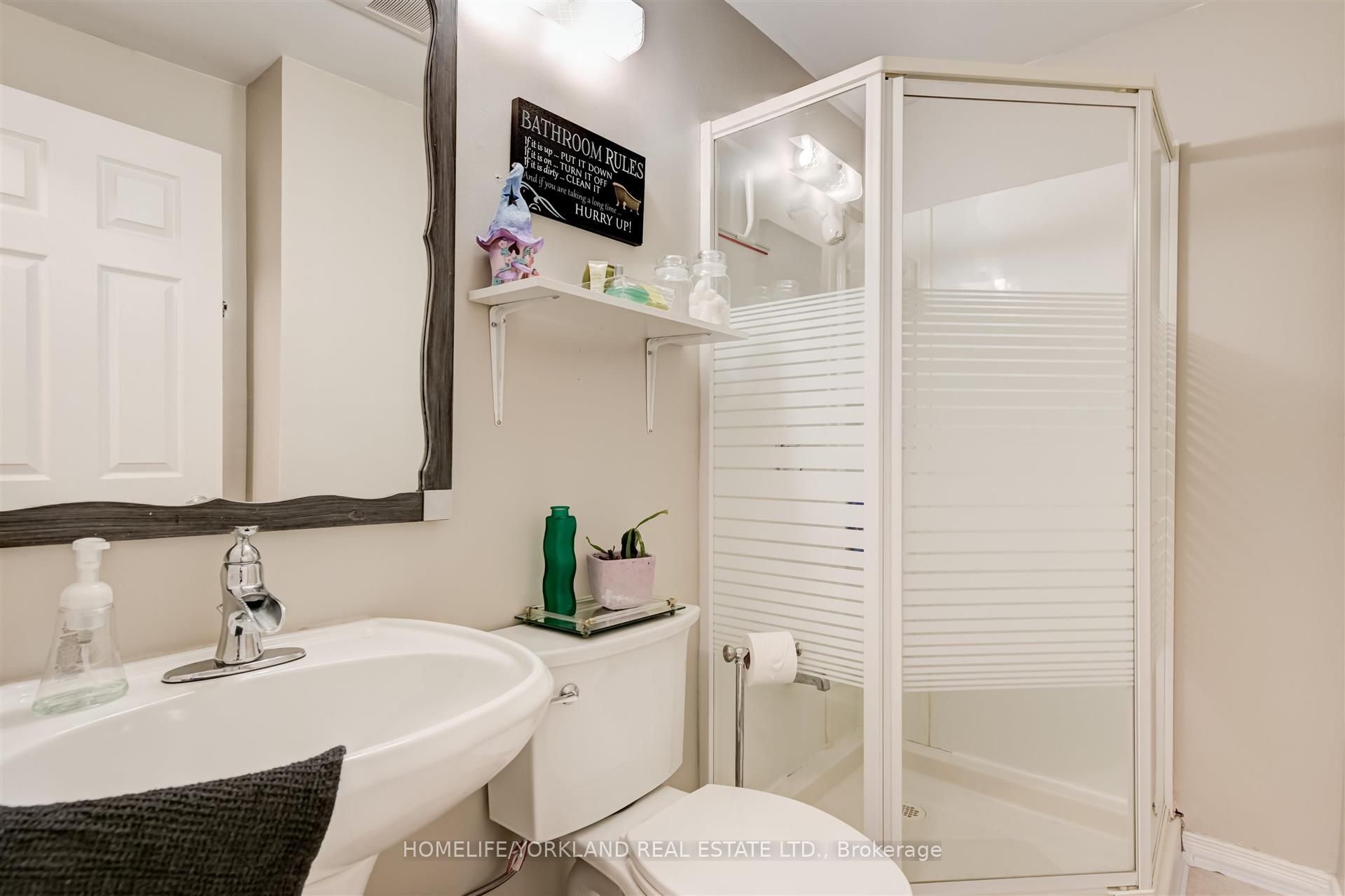 101 Lake Drive N Property Photo 25