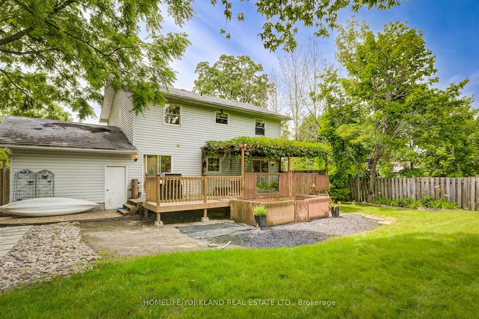 101 Lake Drive N Property Photo 31