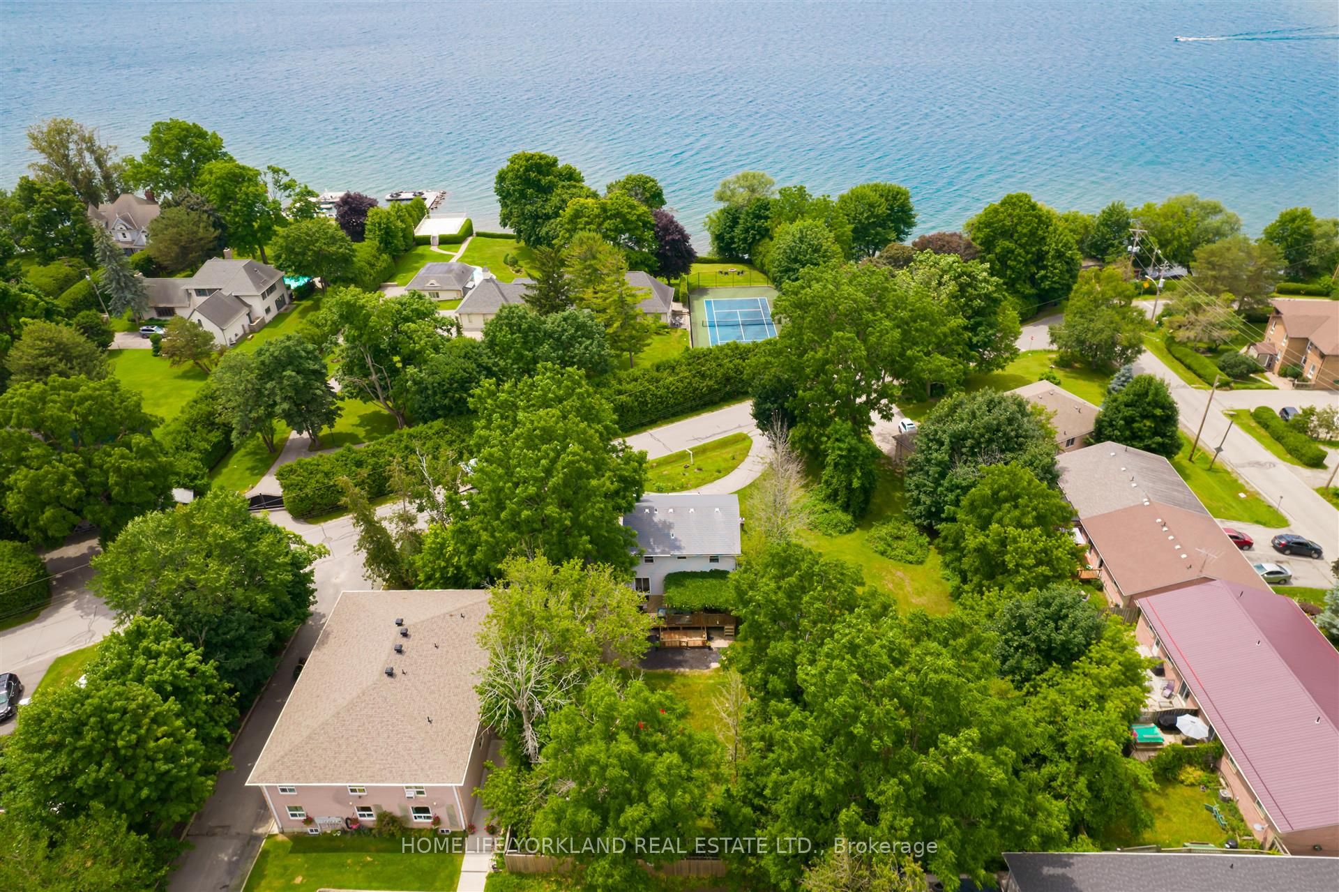 101 Lake Drive N Property Photo 32