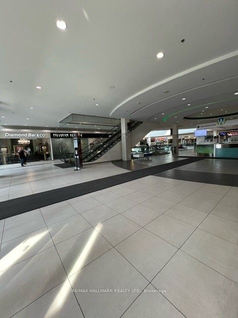 7181 Yonge Street 181 Property Photo 6