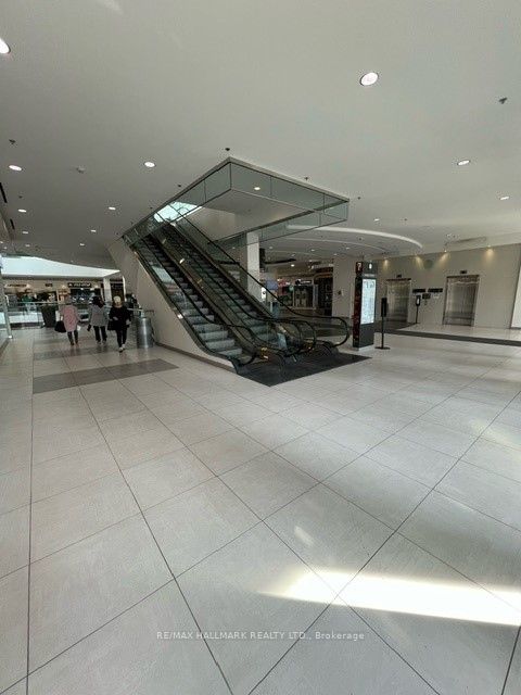 7181 Yonge Street 181 Property Photo 10