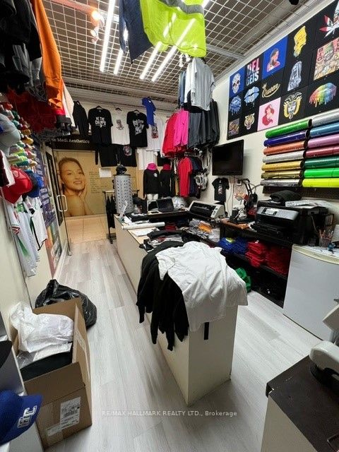 7181 Yonge Street 181 Property Photo 16