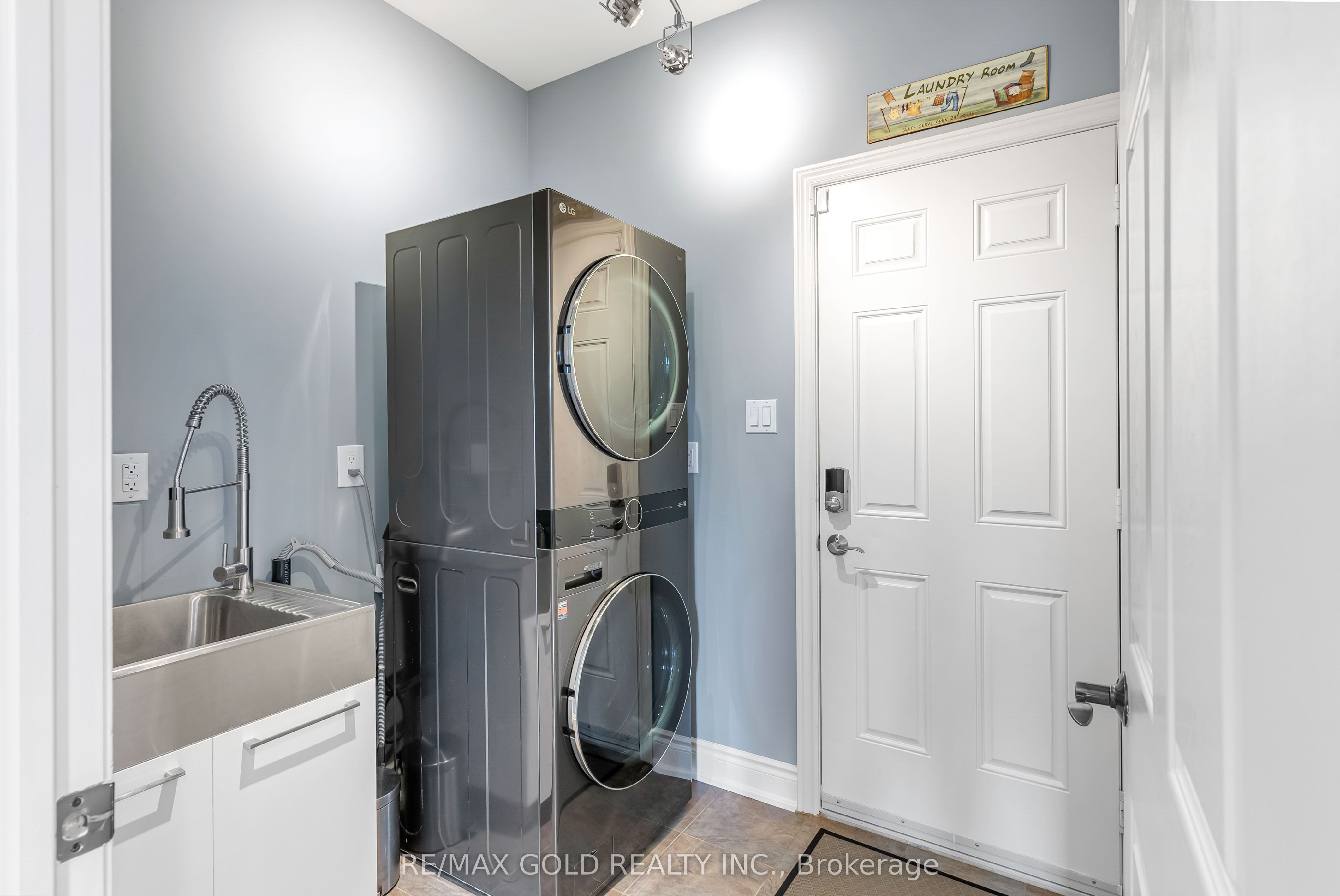 9 Apple Valley Lane Property Photo 15
