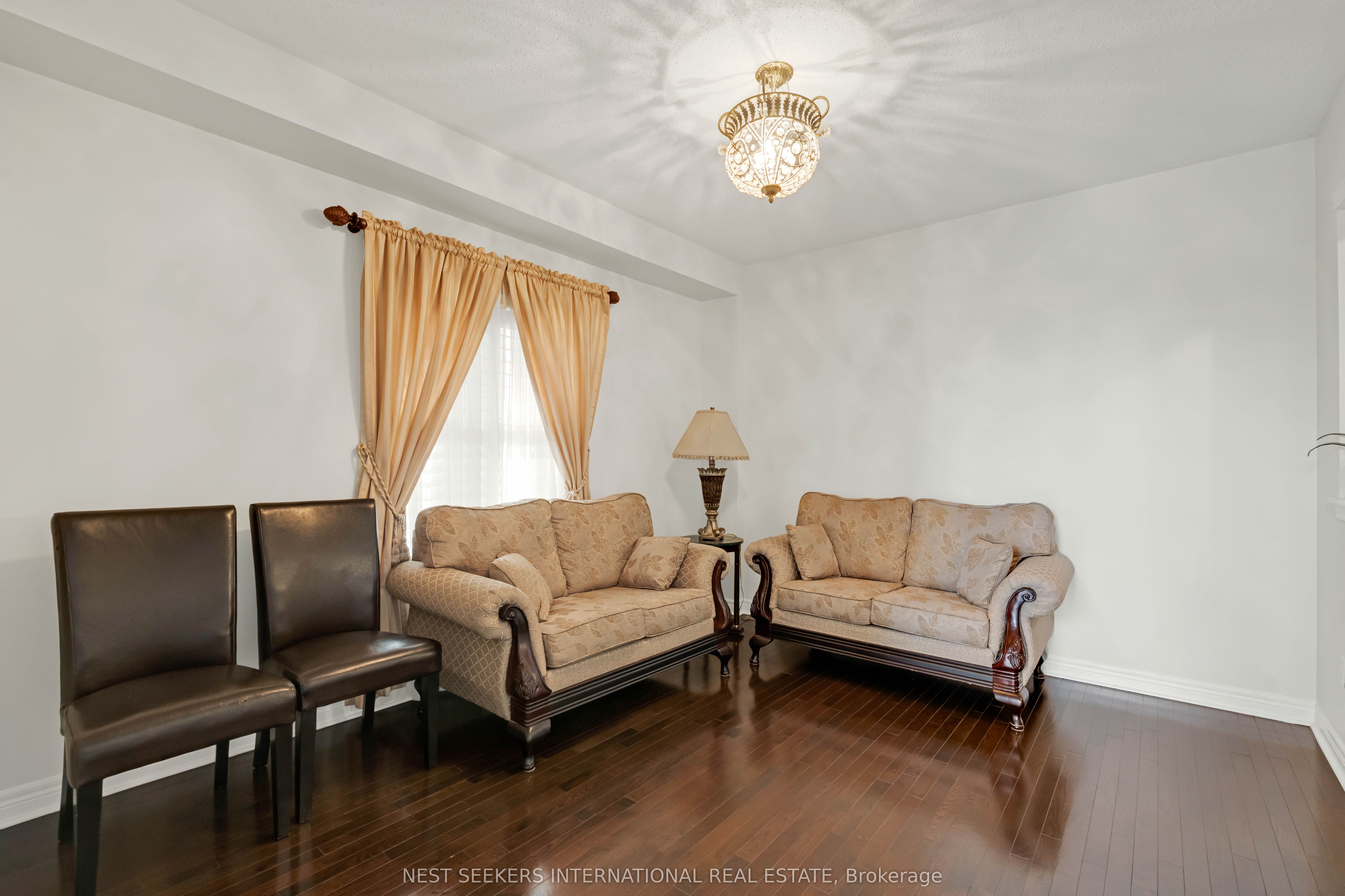 380 Vellore Park Avenue Property Photo 6