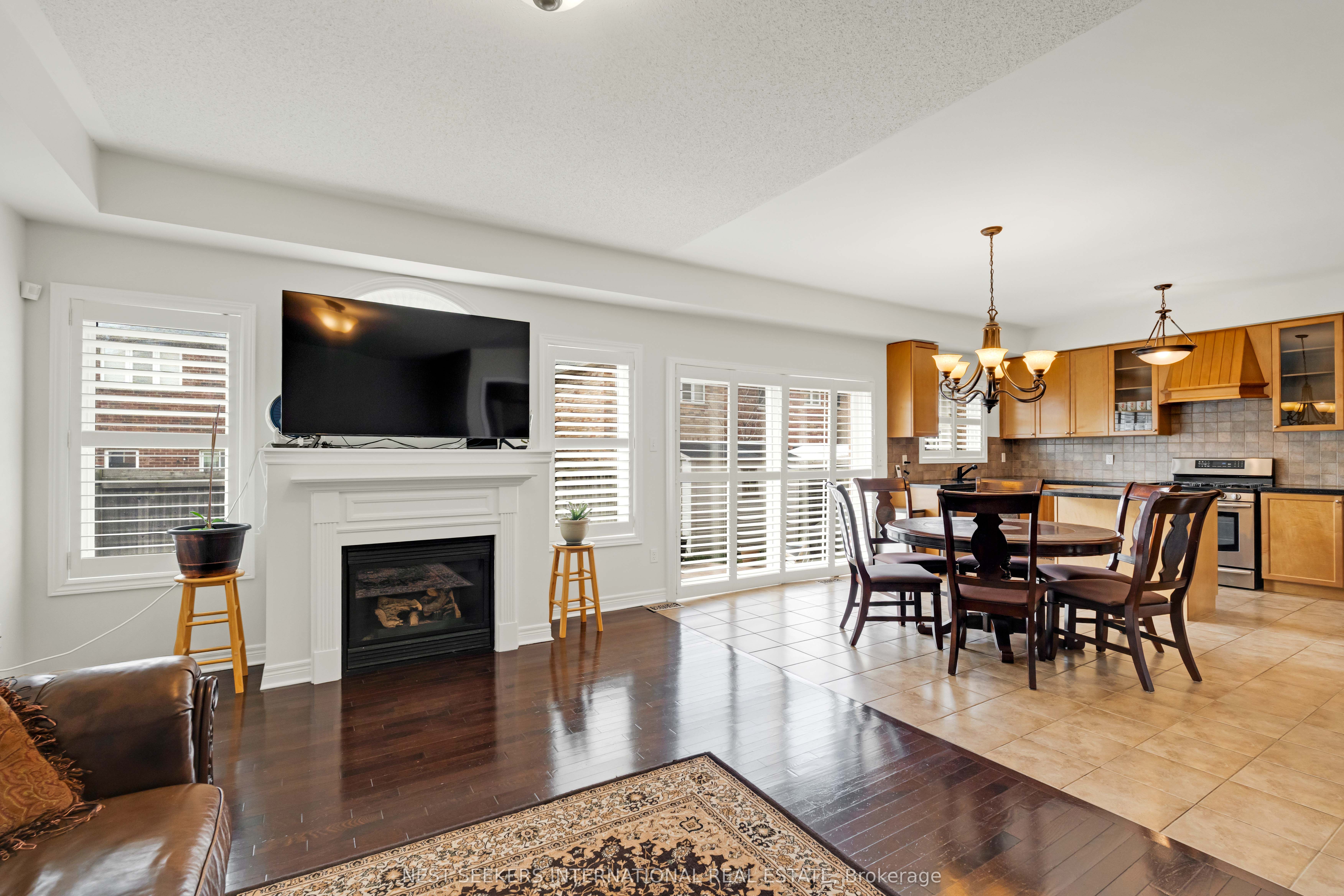 380 Vellore Park Avenue Property Photo 9