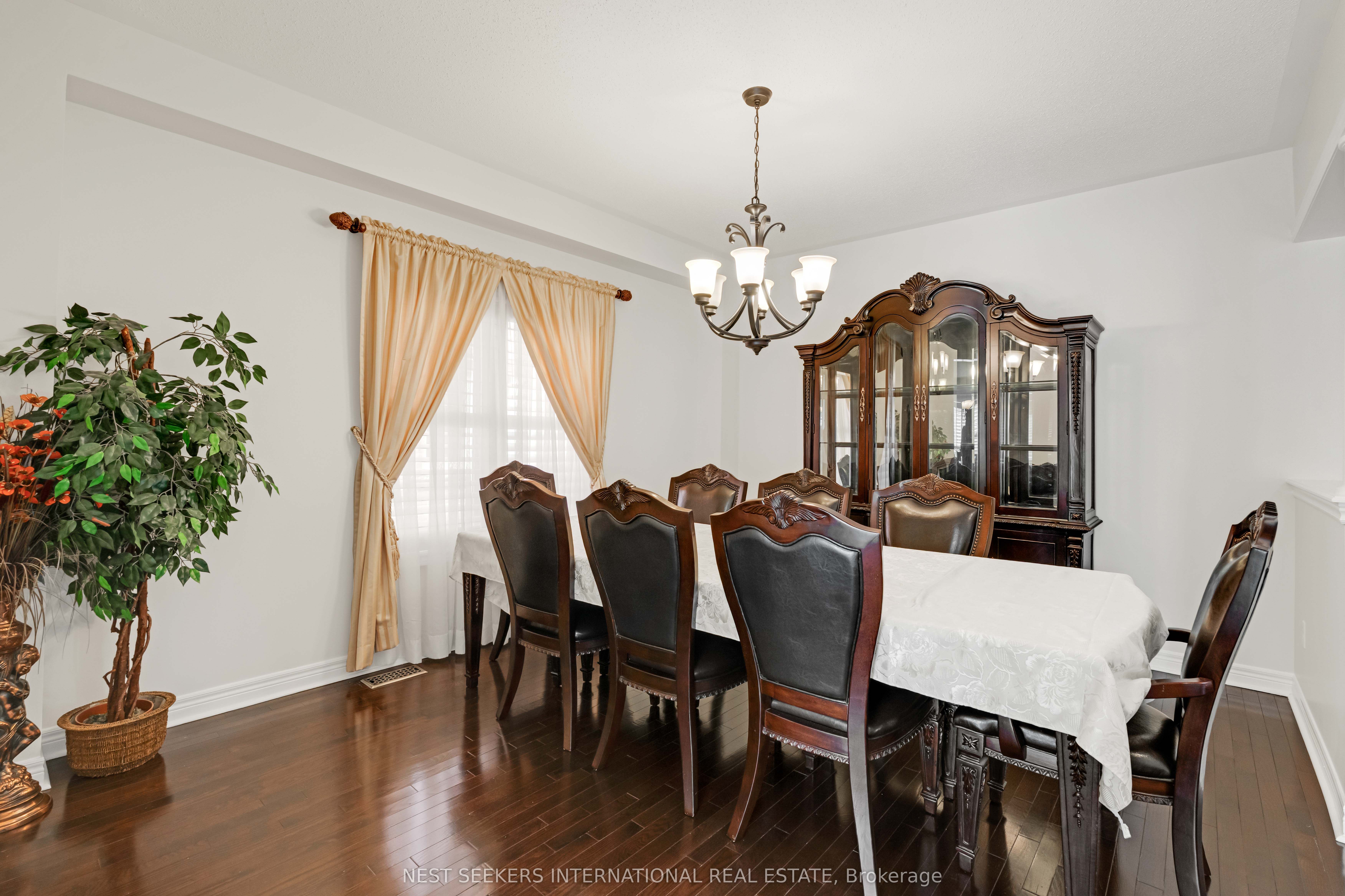380 Vellore Park Avenue Property Photo 14
