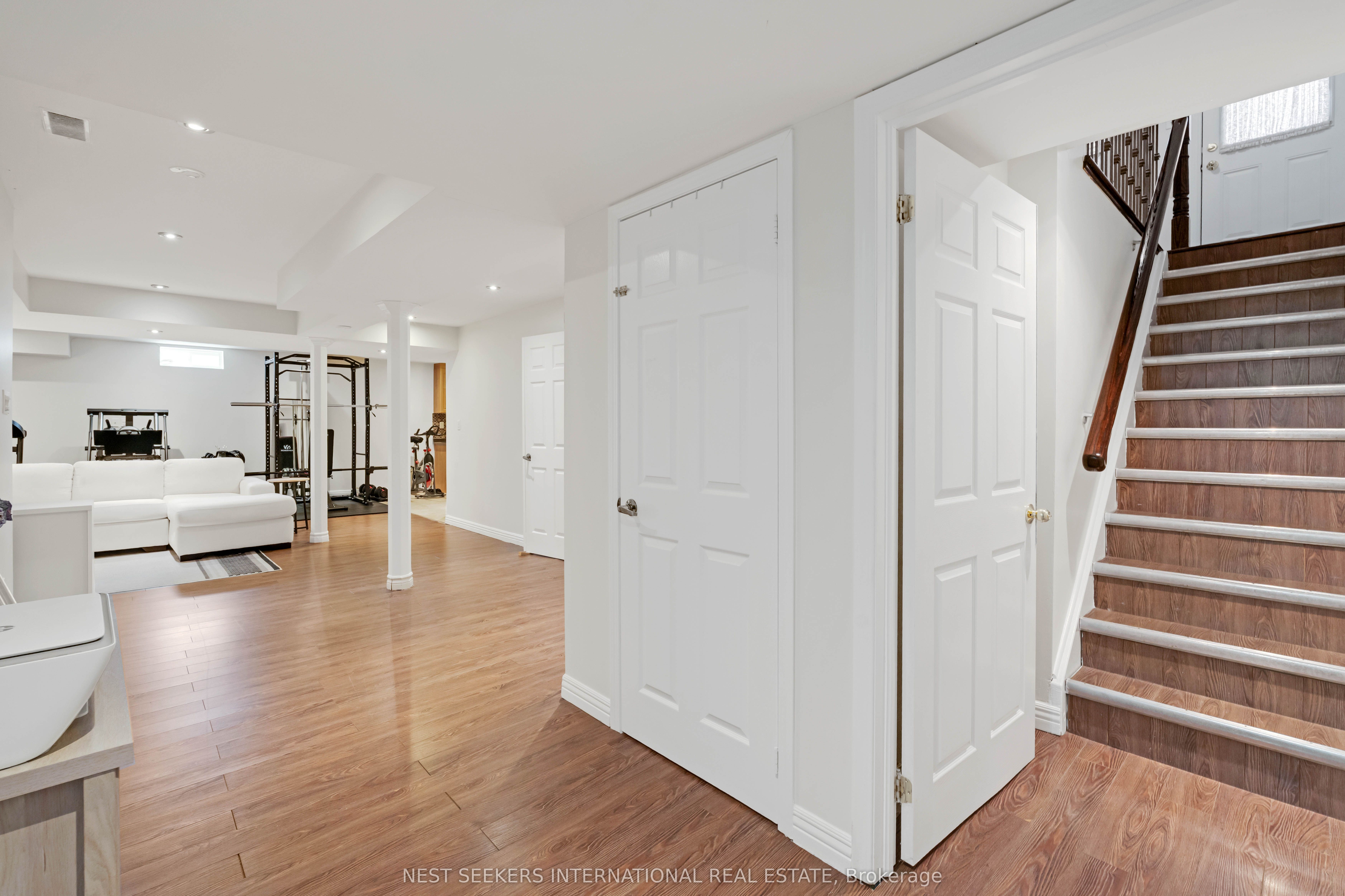380 Vellore Park Avenue Property Photo 20