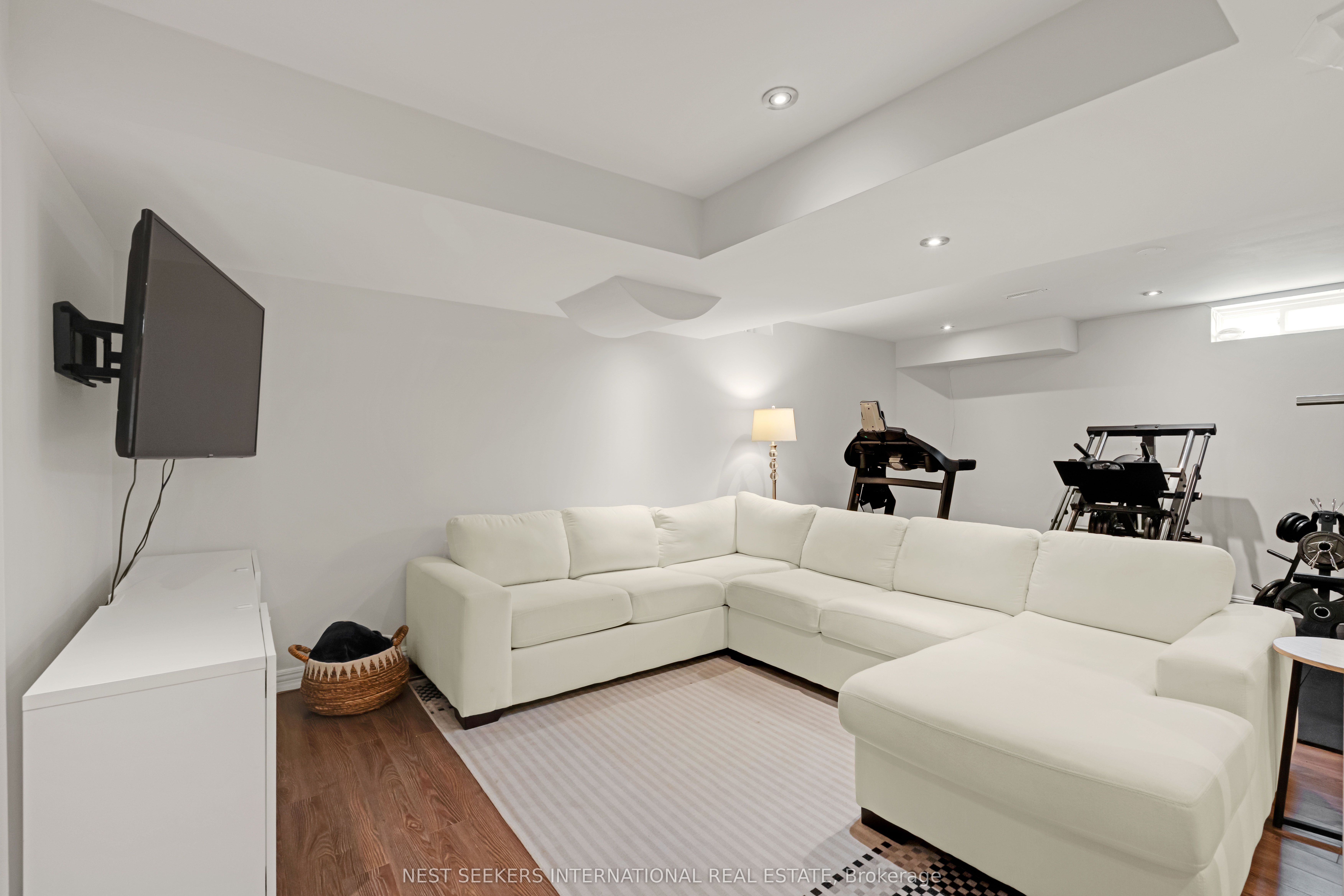 380 Vellore Park Avenue Property Photo 22