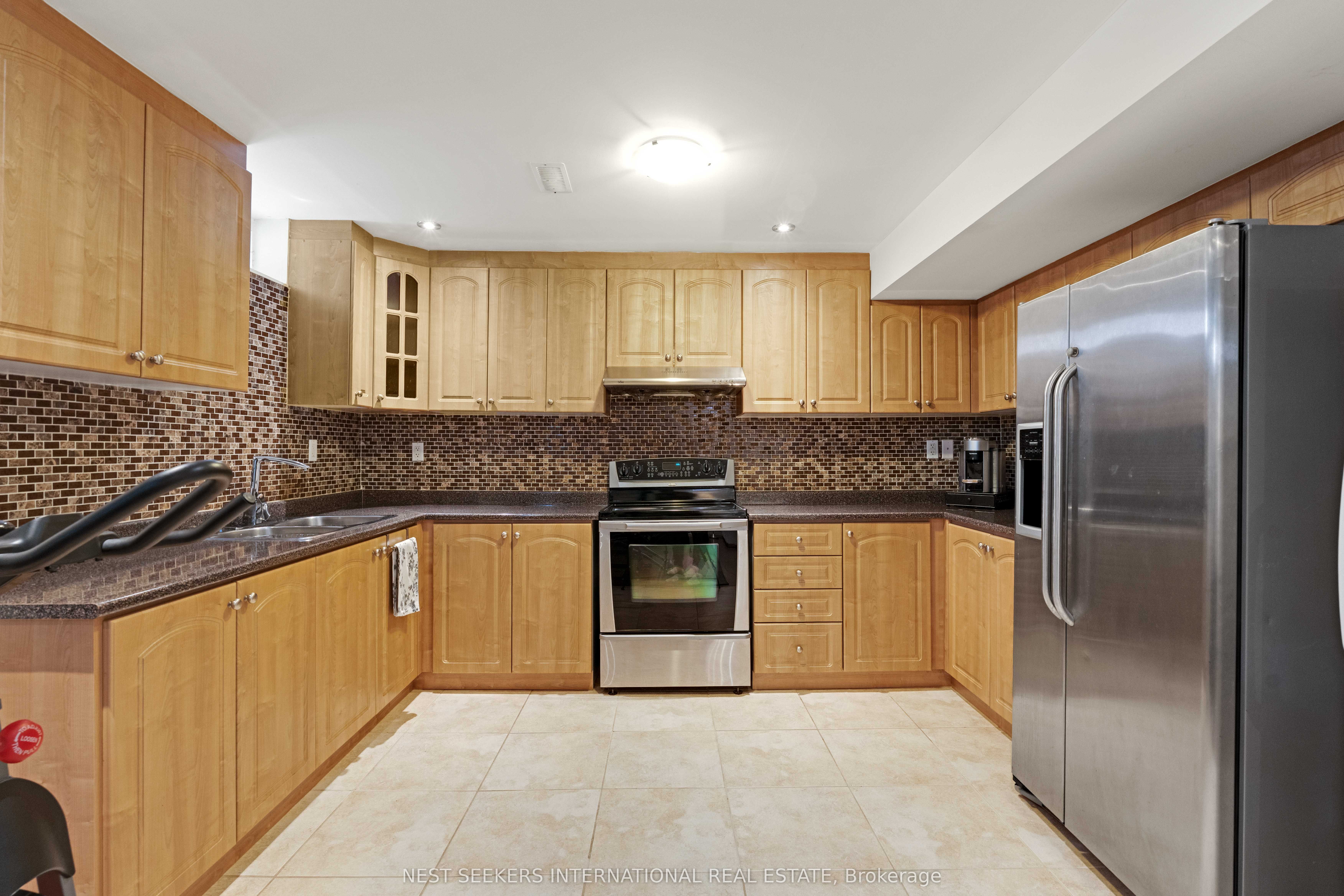 380 Vellore Park Avenue Property Photo 24
