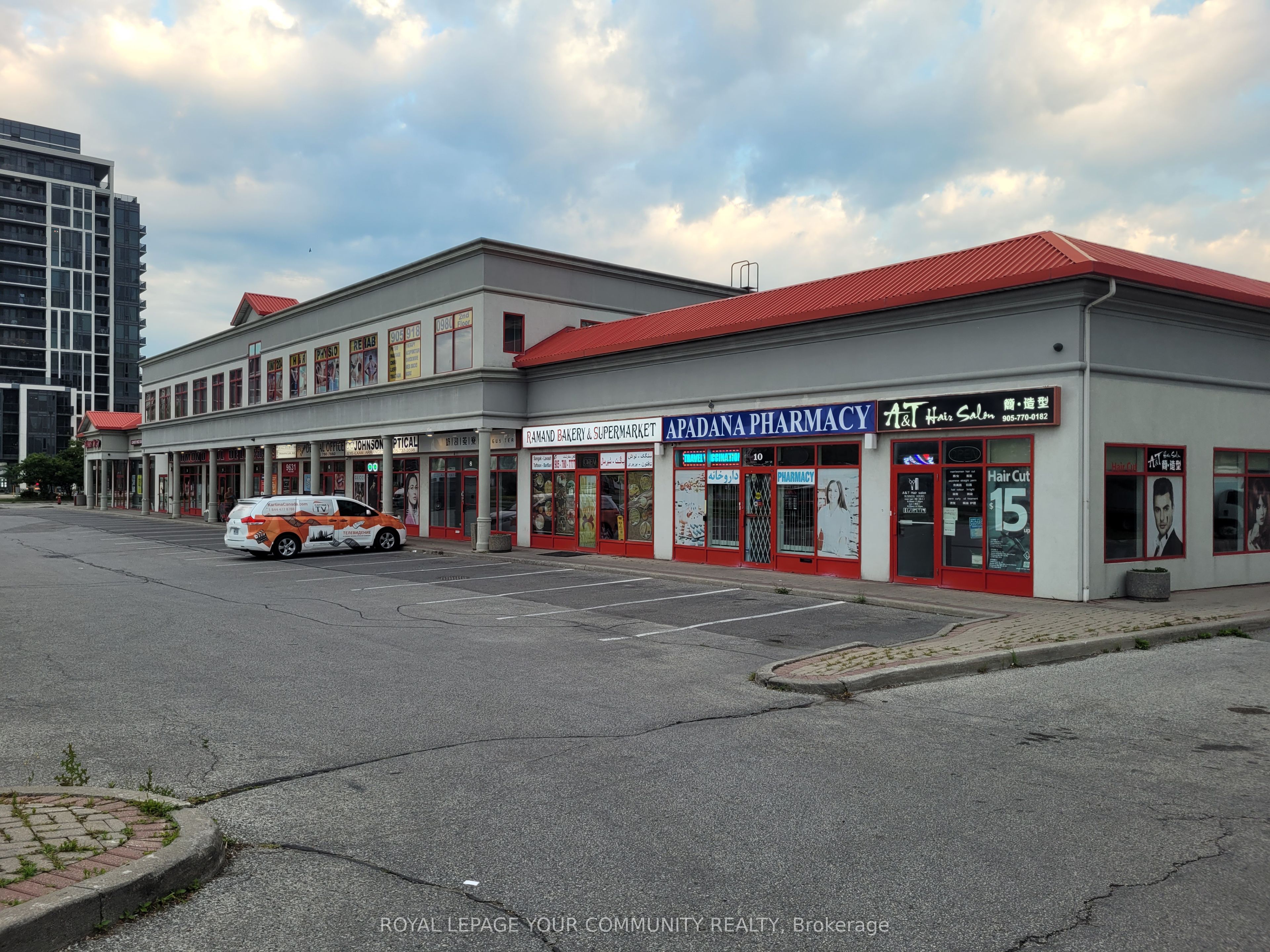 9631 Yonge Street 204 Property Photo 2