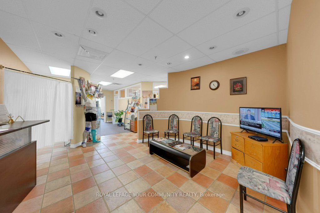 9631 Yonge Street 204 Property Photo 11