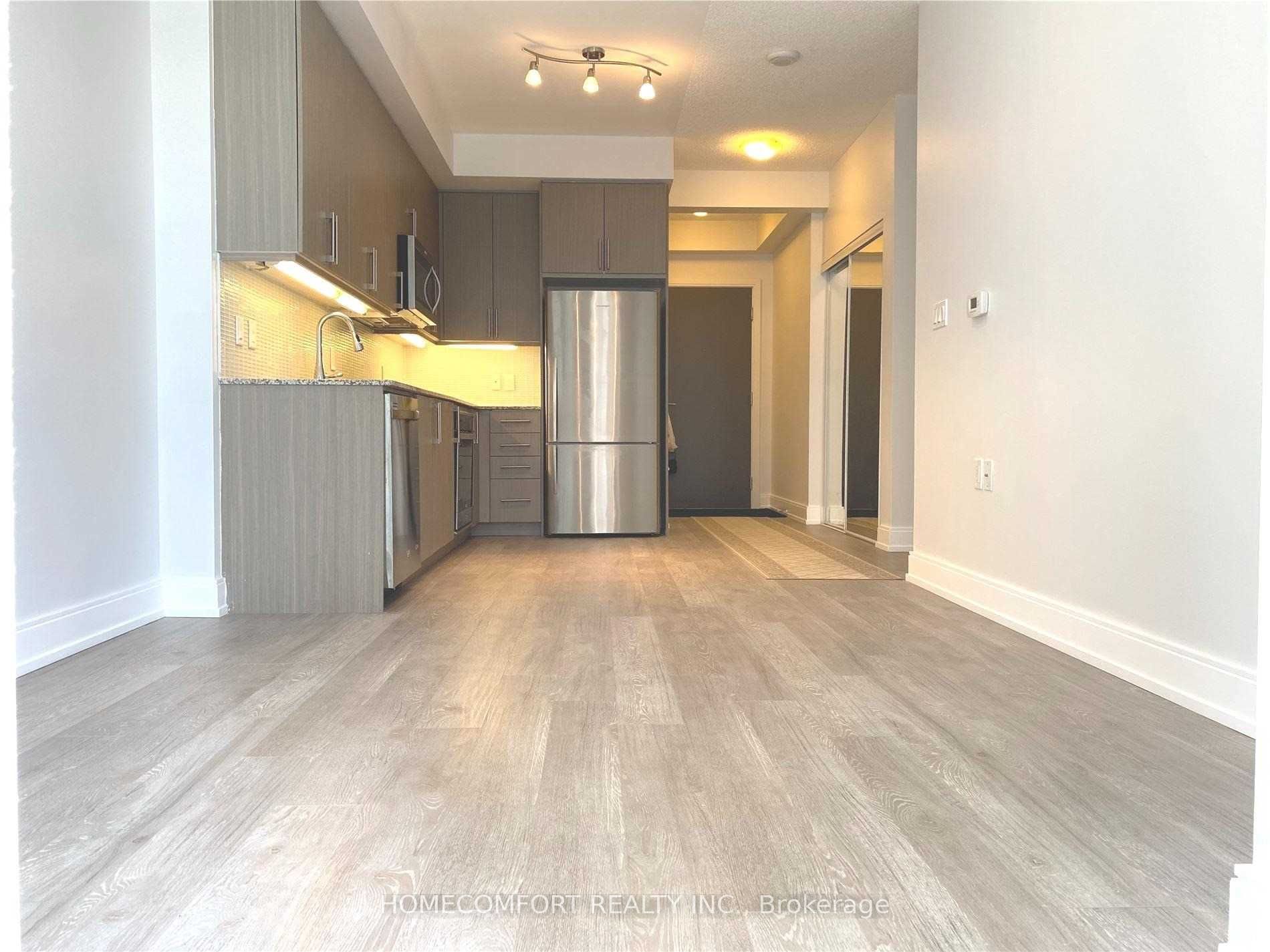 #1105a - 9608 Yonge Street Property Photo 6