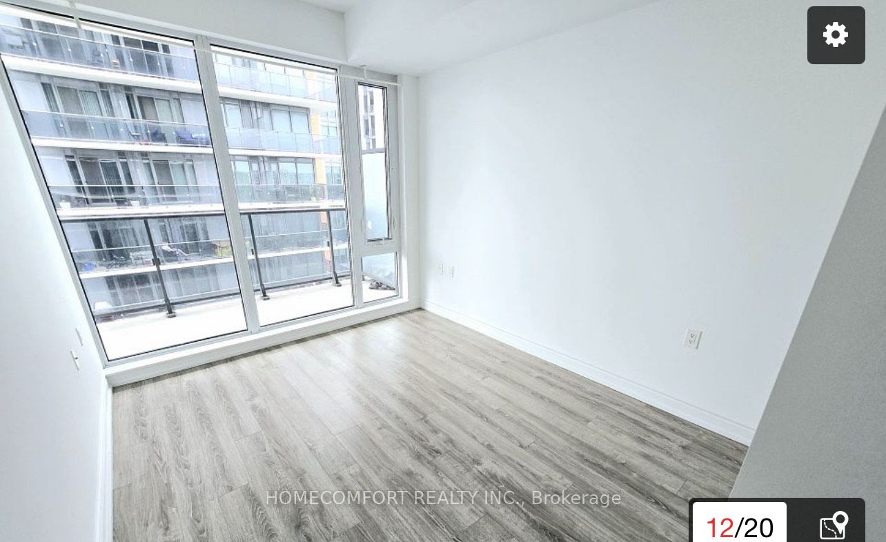 #1105a - 9608 Yonge Street Property Photo 9
