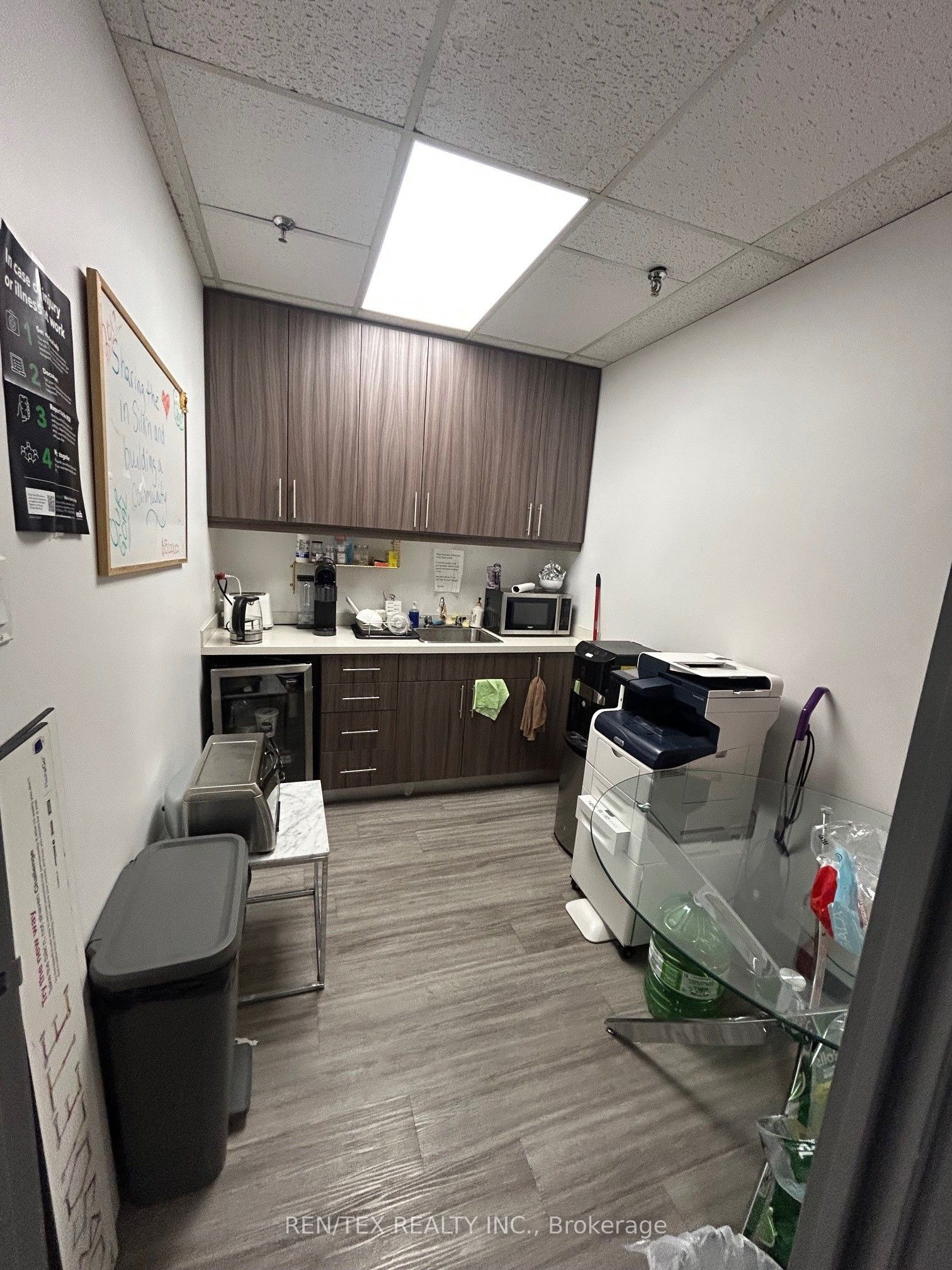 4550 Highway 7 N/a W 206 Property Photo 4