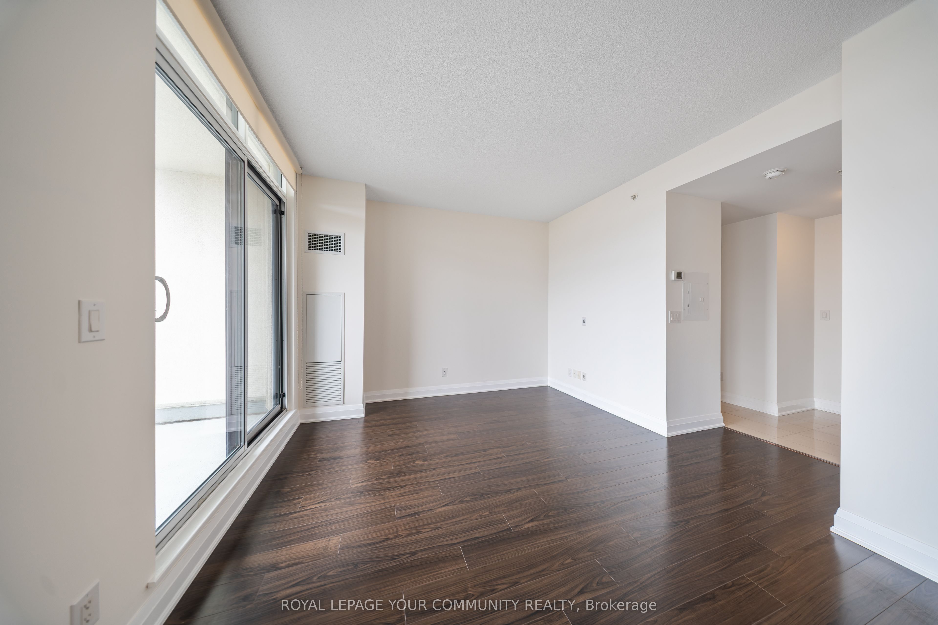 24 Woodstream Blvd Property Photo 8