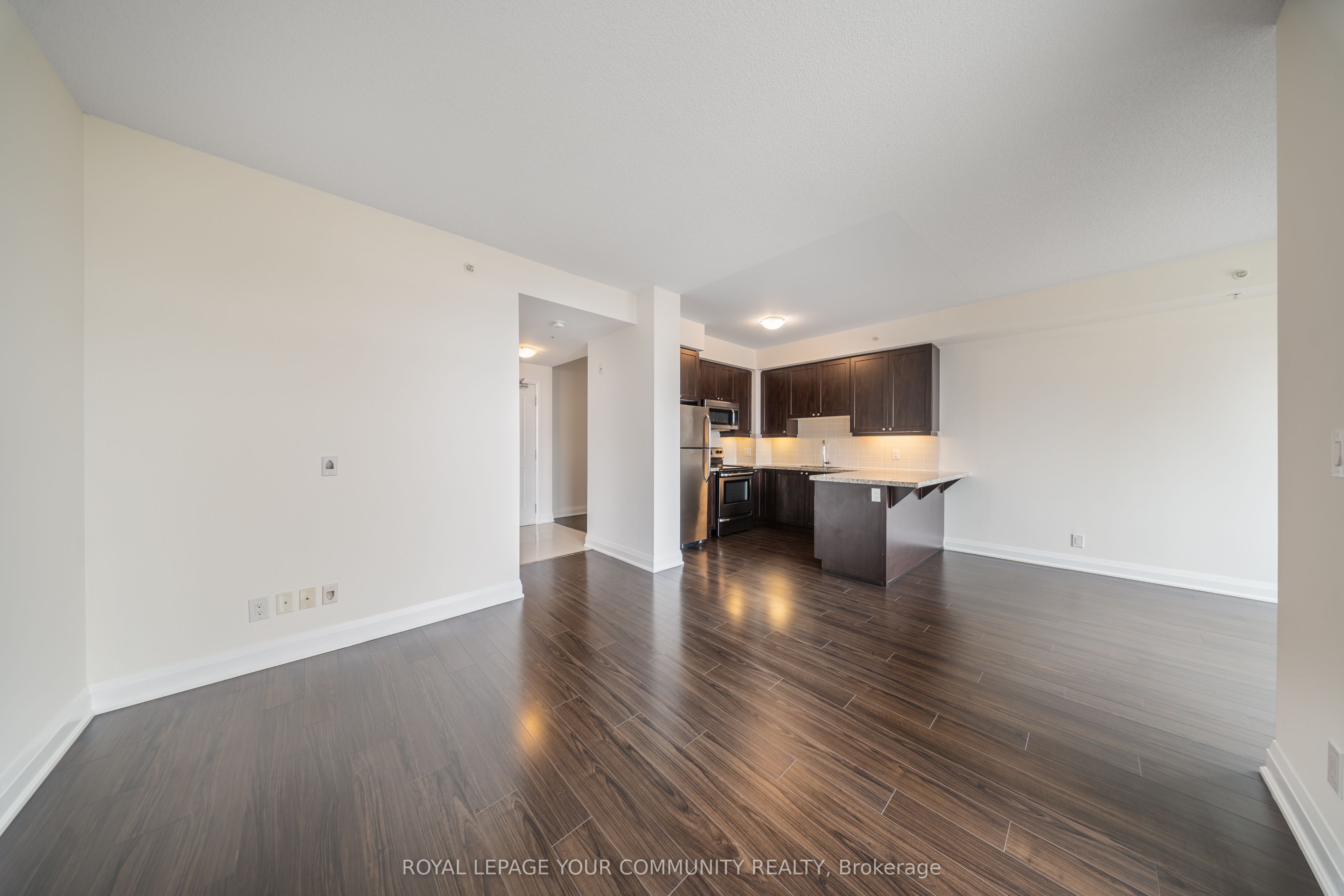 24 Woodstream Blvd Property Photo 9