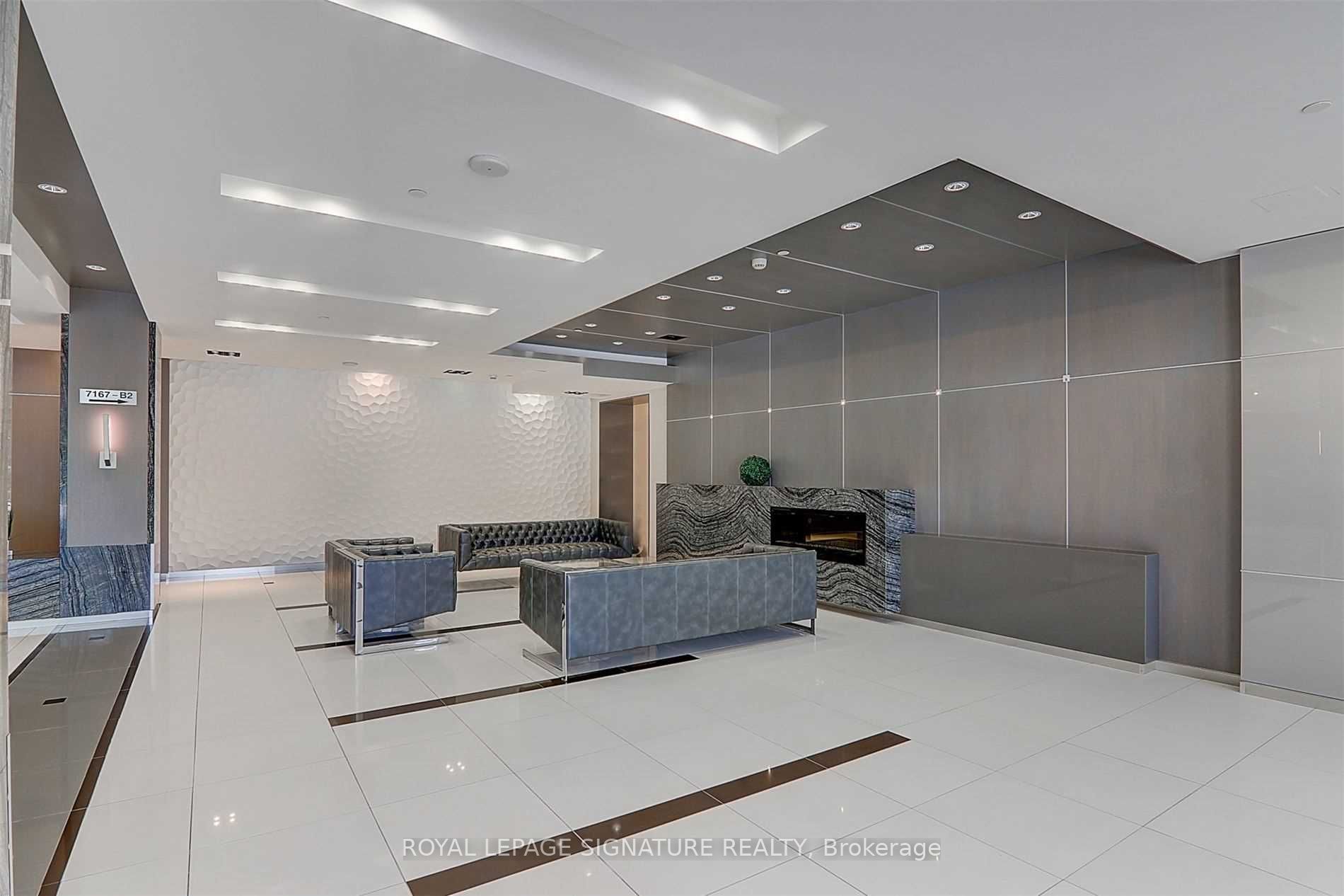 7165 Yonge St Property Photo 4
