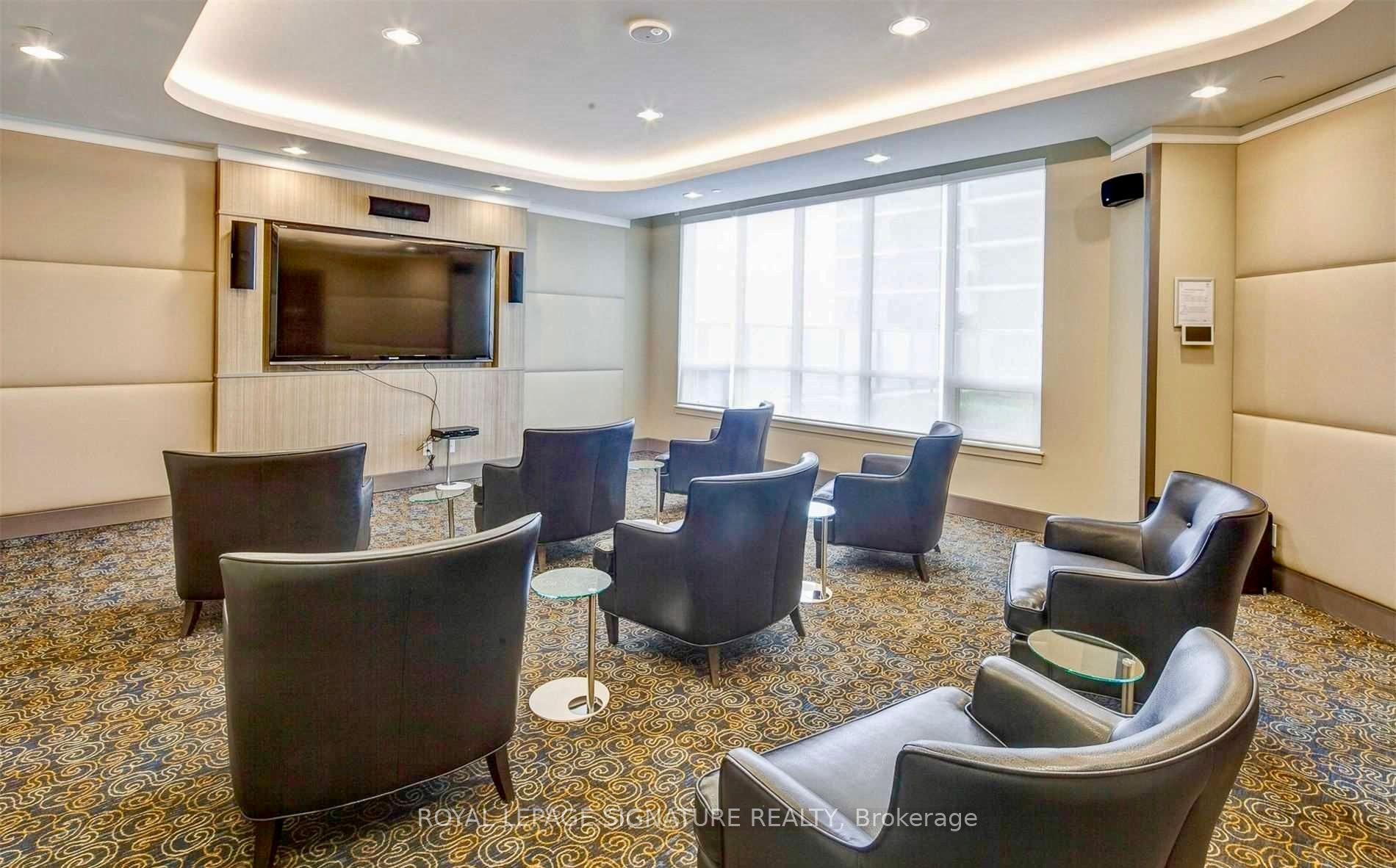 7165 Yonge St Property Photo 17