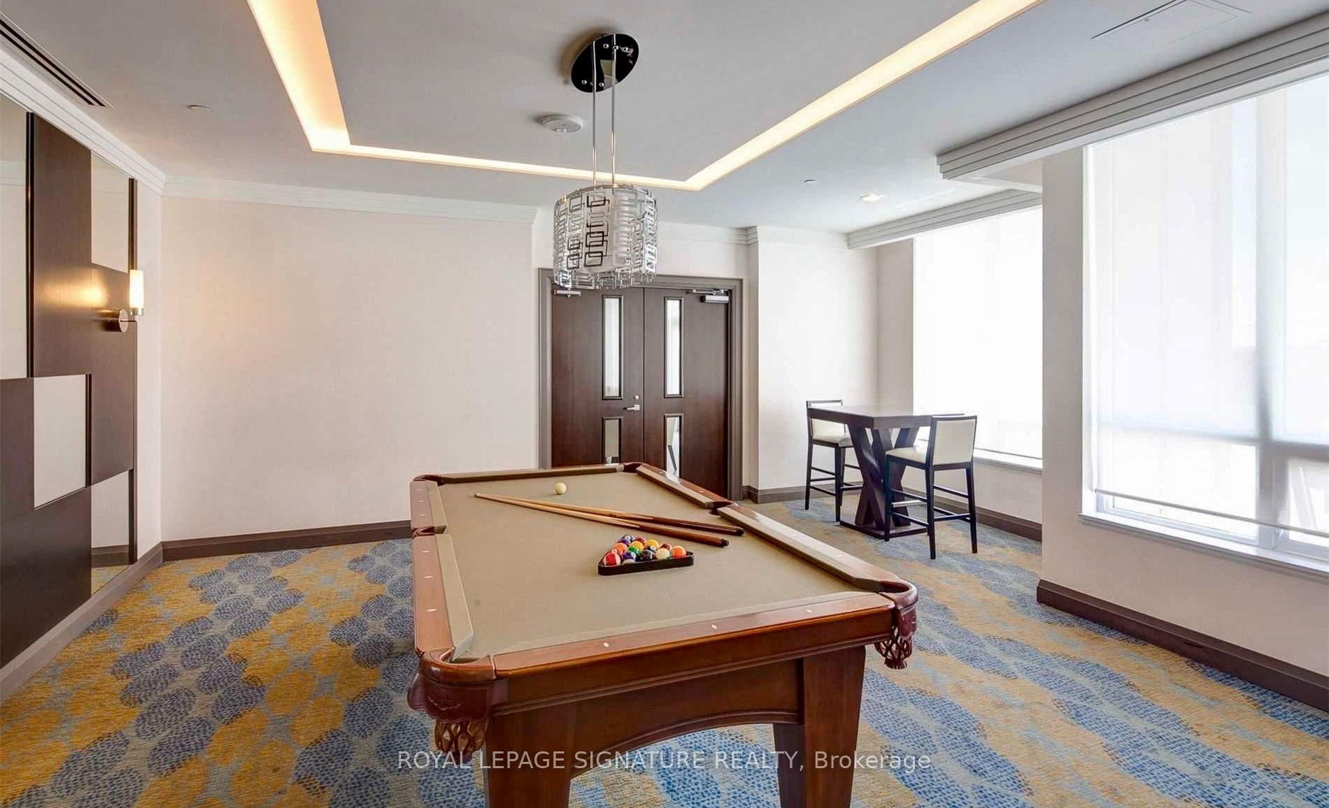 7165 Yonge St Property Photo 18
