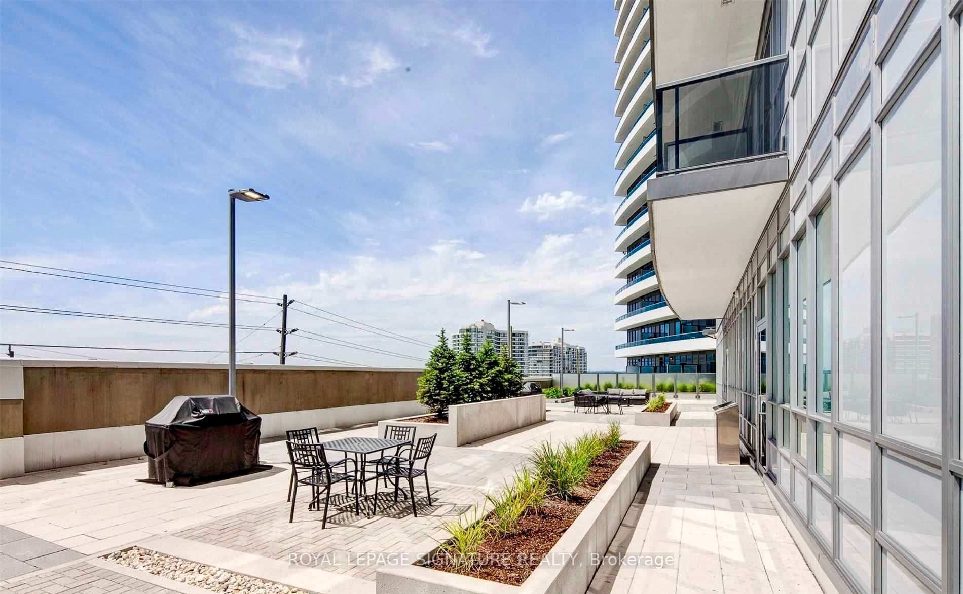 7165 Yonge St Property Photo 22