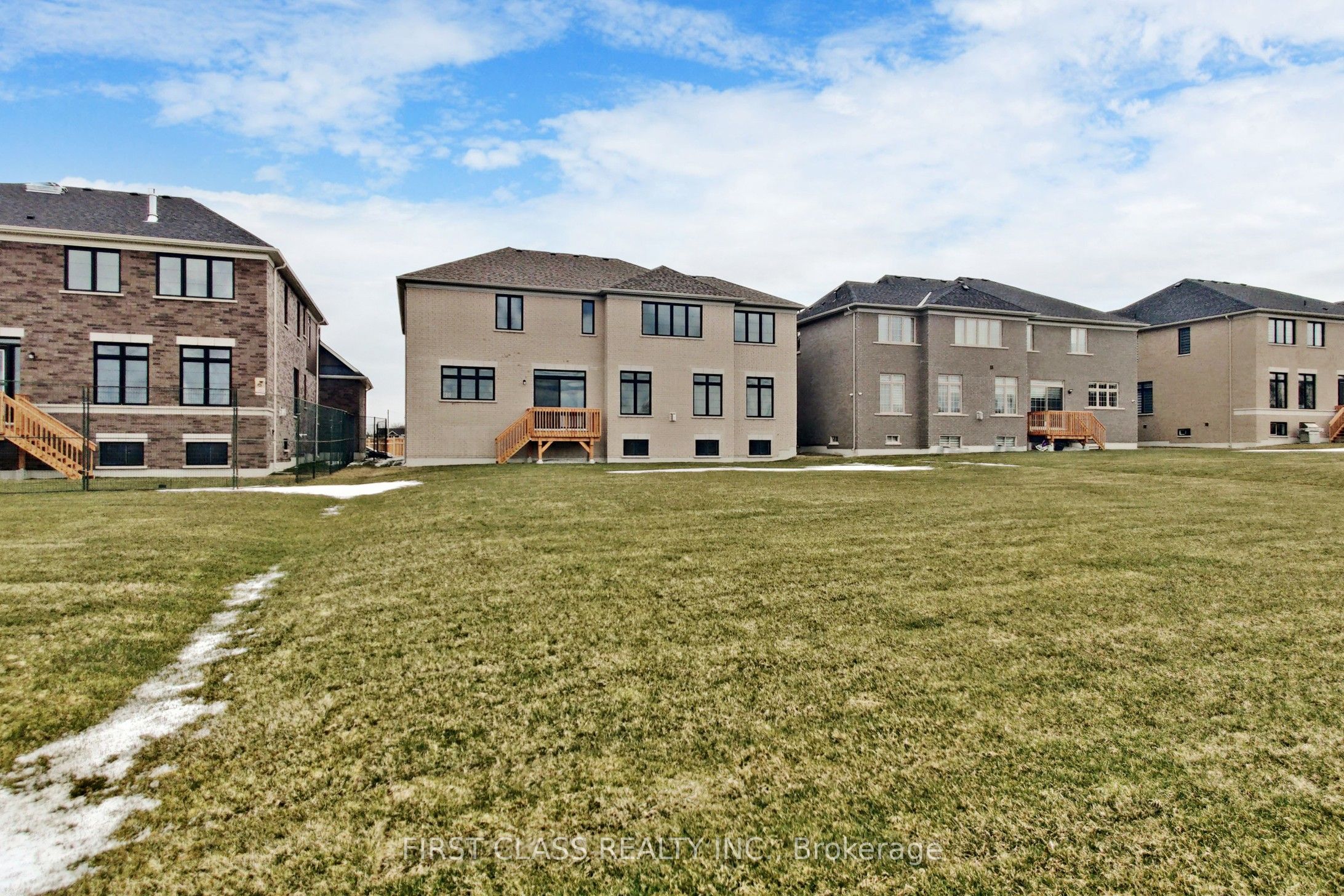 61 Marigold Boulevard Property Photo 32