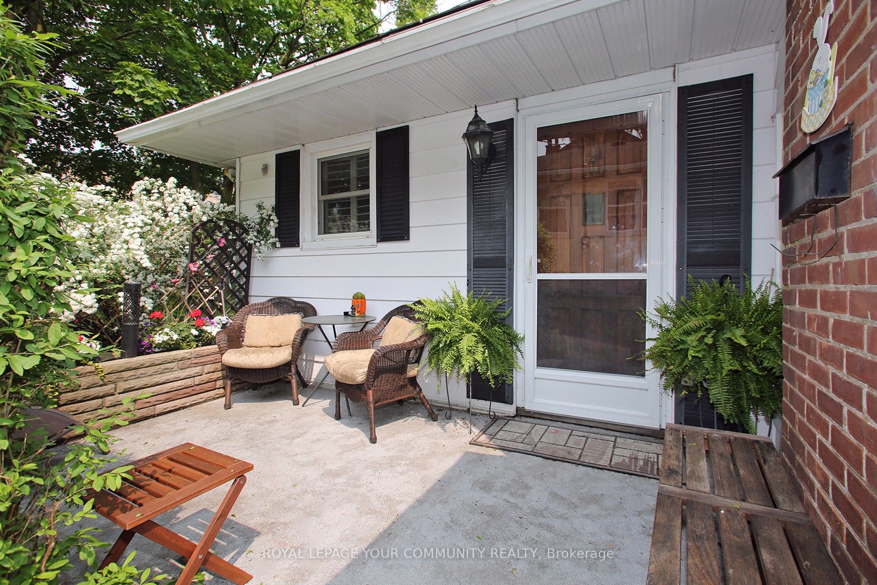 135 Gurnett Street Property Photo 2