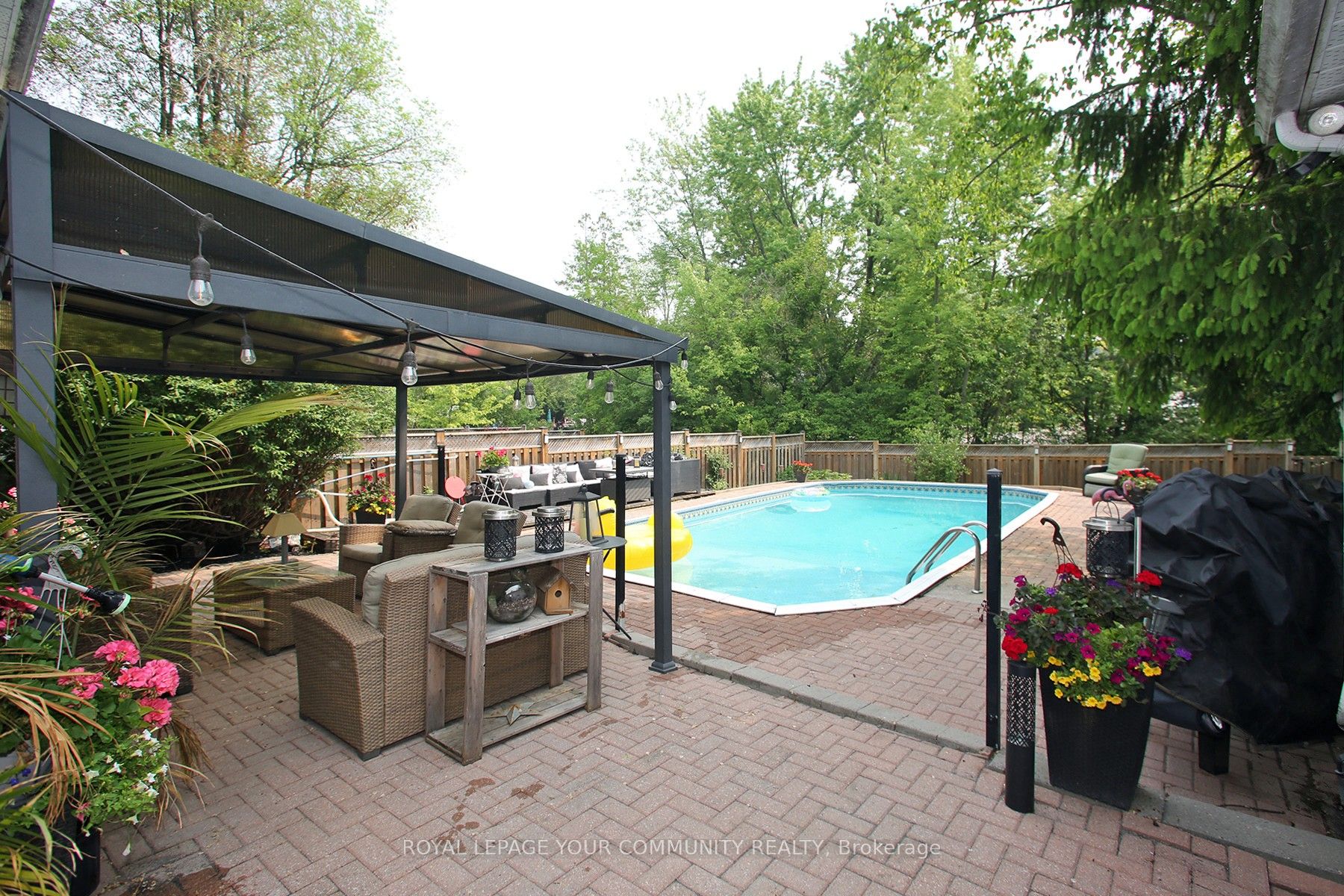 135 Gurnett Street Property Photo 6