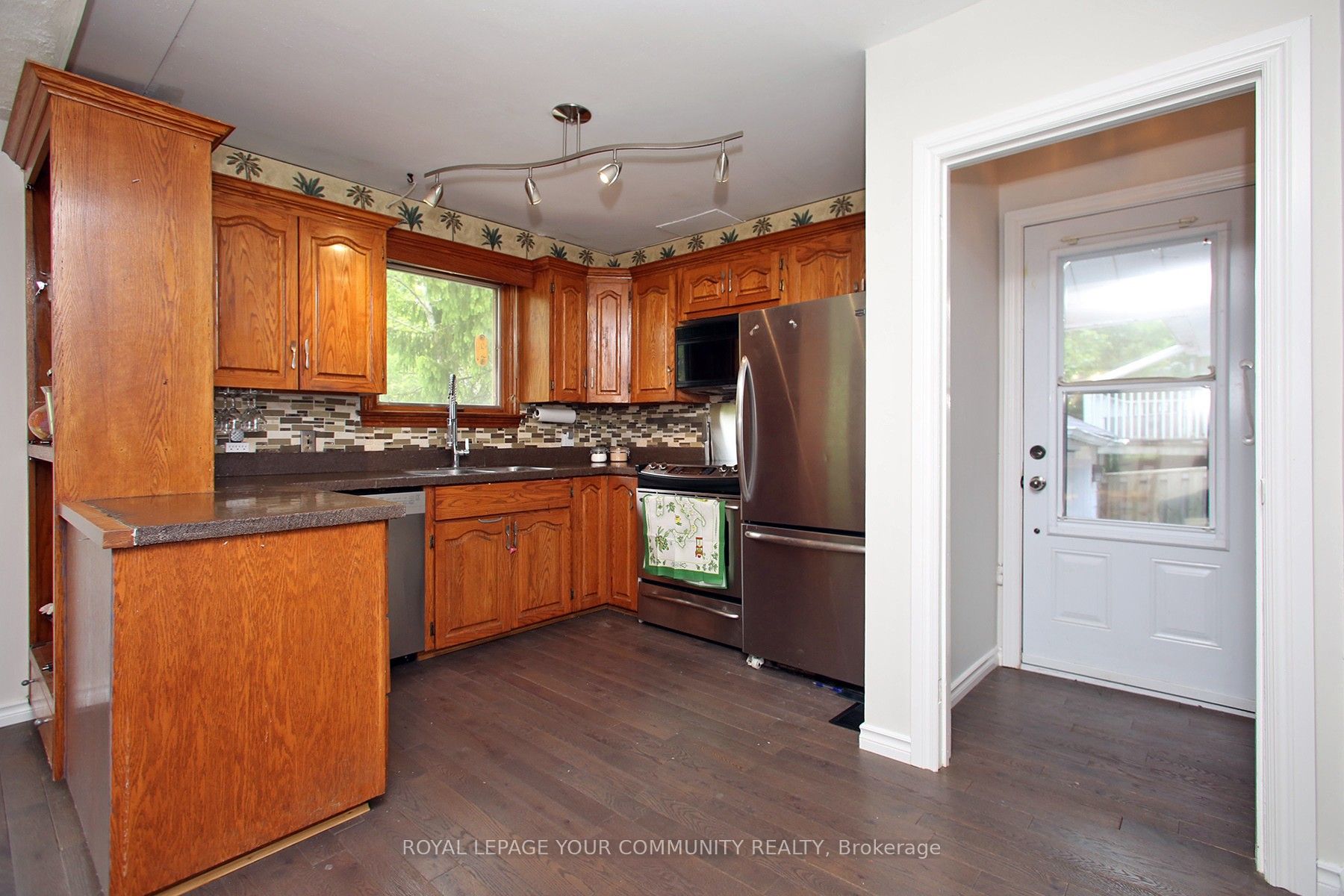 135 Gurnett Street Property Photo 16
