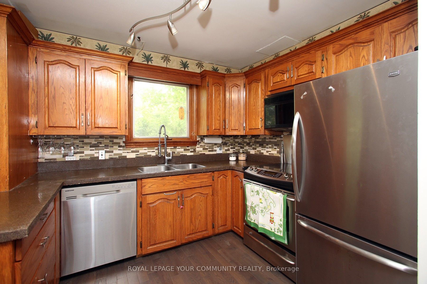 135 Gurnett Street Property Photo 17