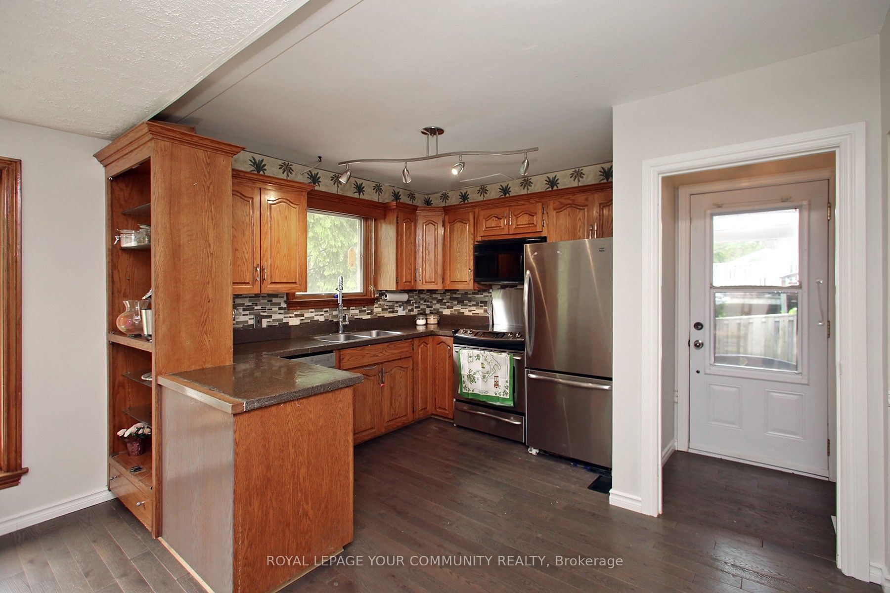 135 Gurnett Street Property Photo 18