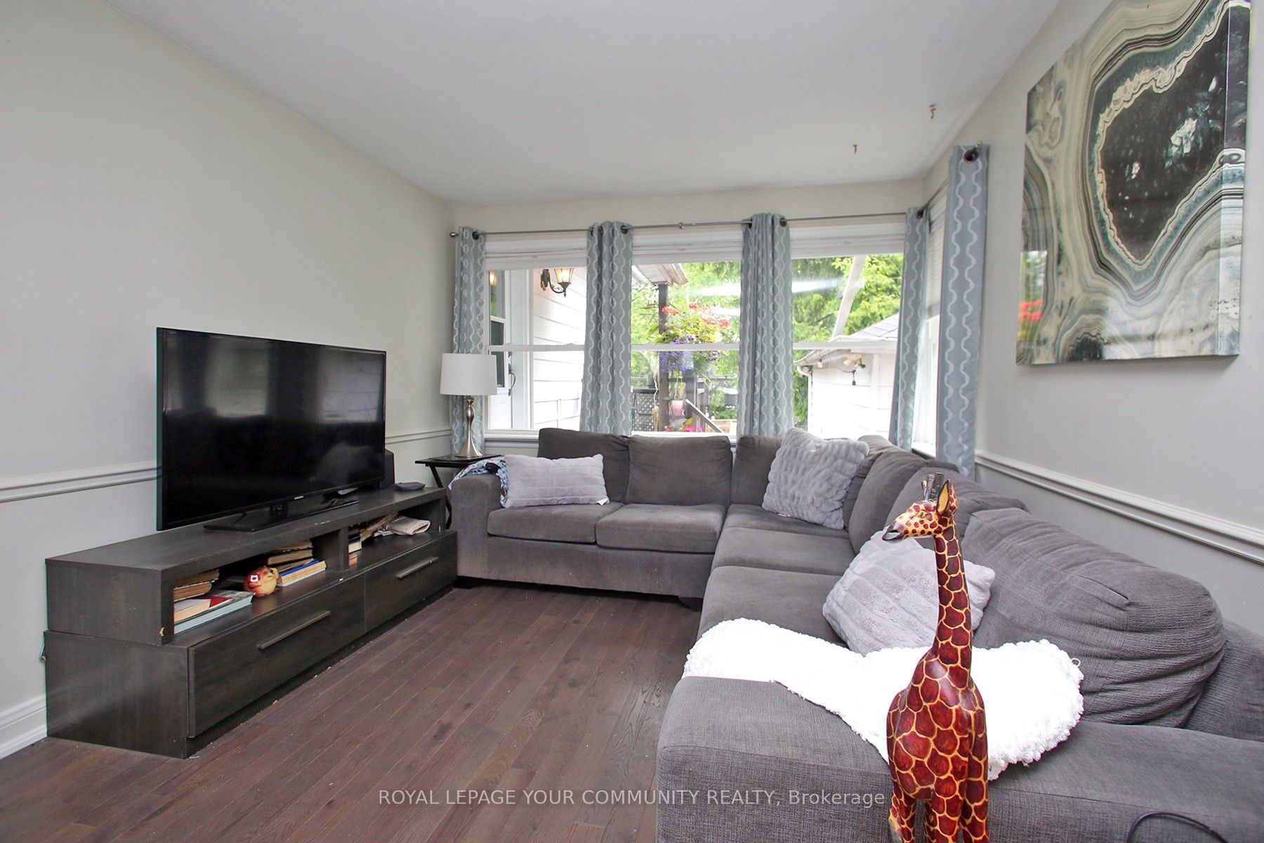 135 Gurnett Street Property Photo 22