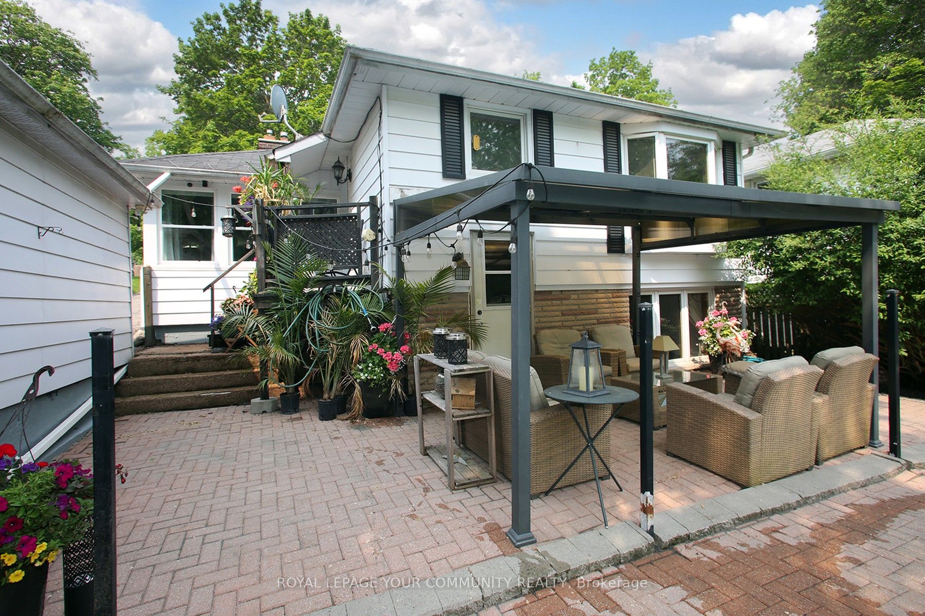 135 Gurnett Street Property Photo 28