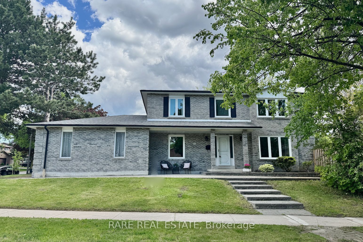97 Kings College Rd Property Photo 1