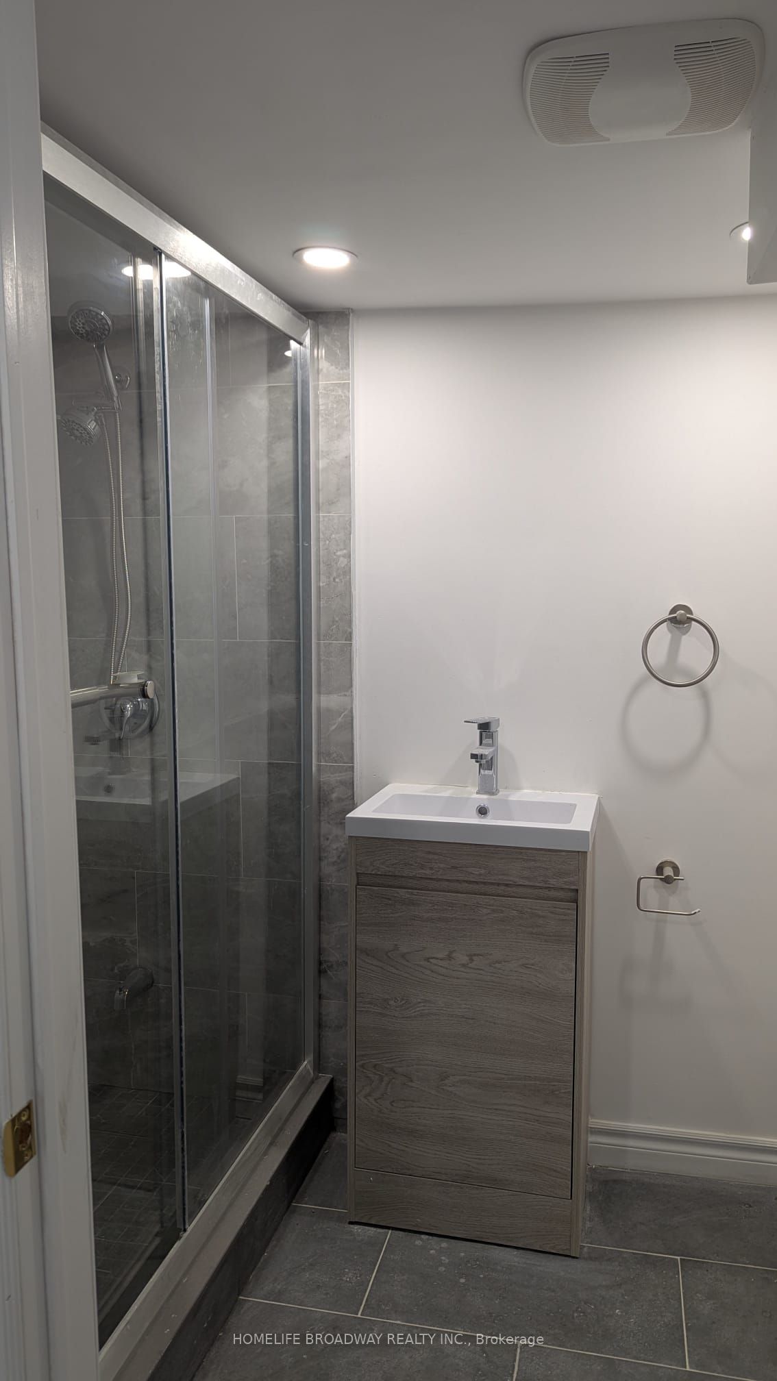 #(lower Level) - 489 Barrhill Road Property Photo 4
