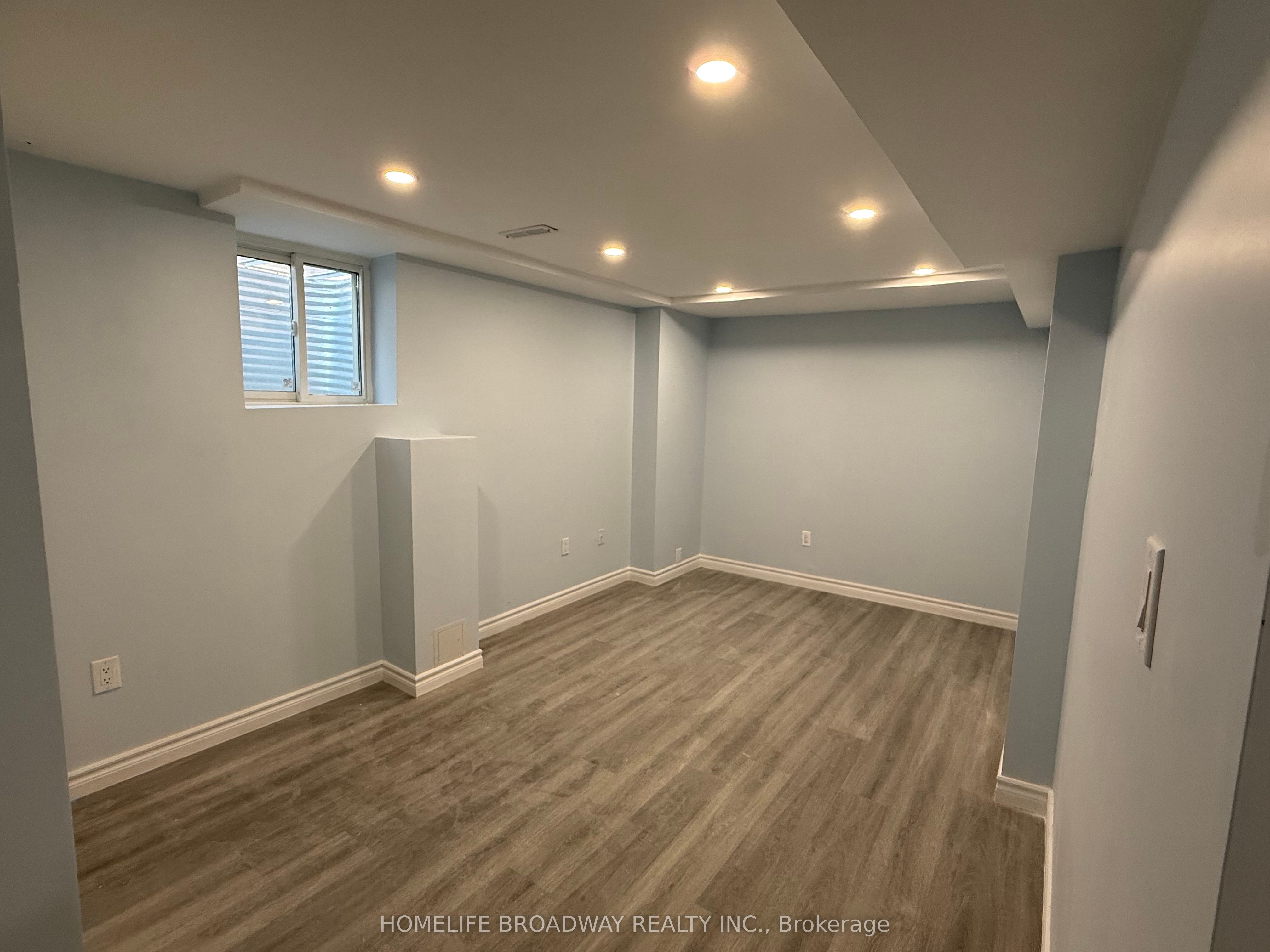 #(lower Level) - 489 Barrhill Road Property Photo 9