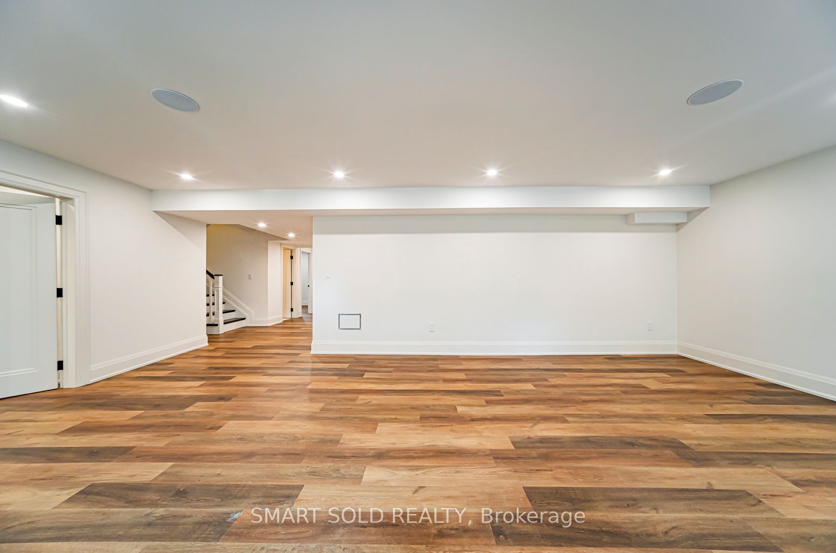 92 Lloyd St Property Photo 29