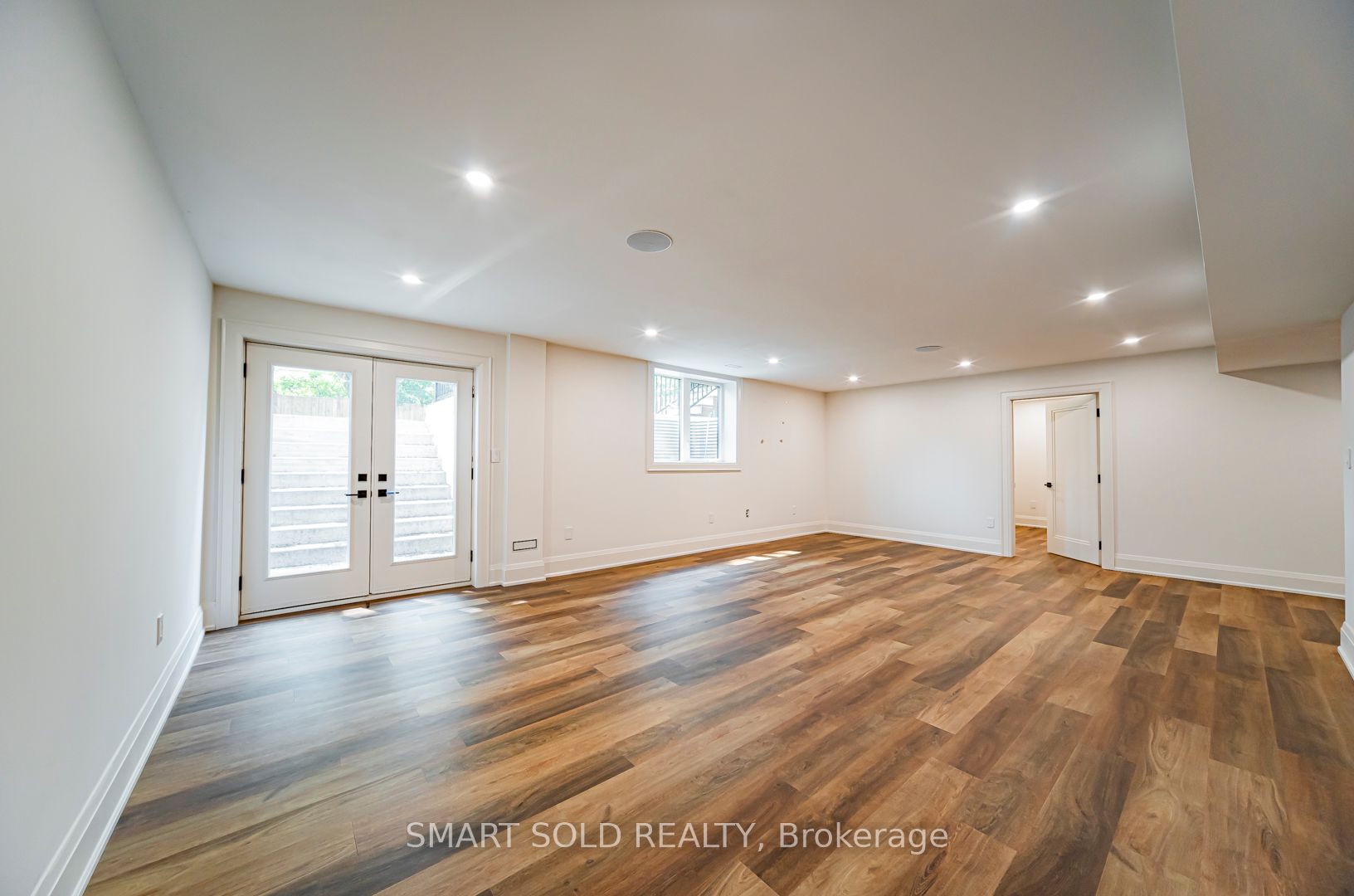92 Lloyd St Property Photo 30