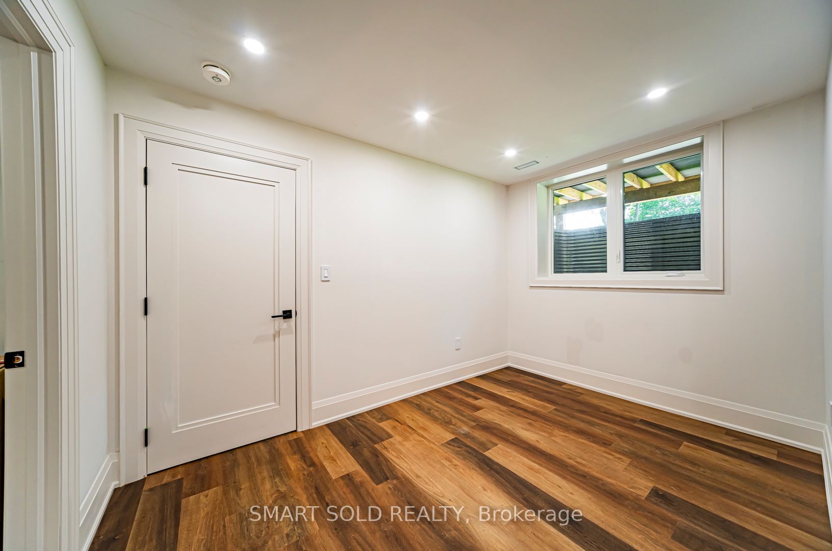 92 Lloyd St Property Photo 31