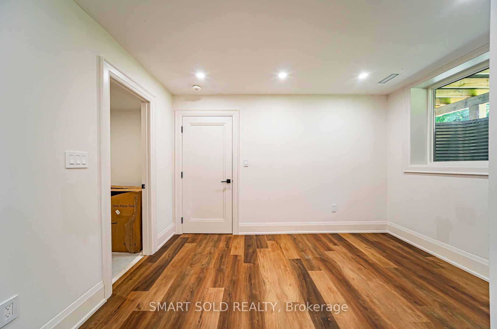 92 Lloyd St Property Photo 32