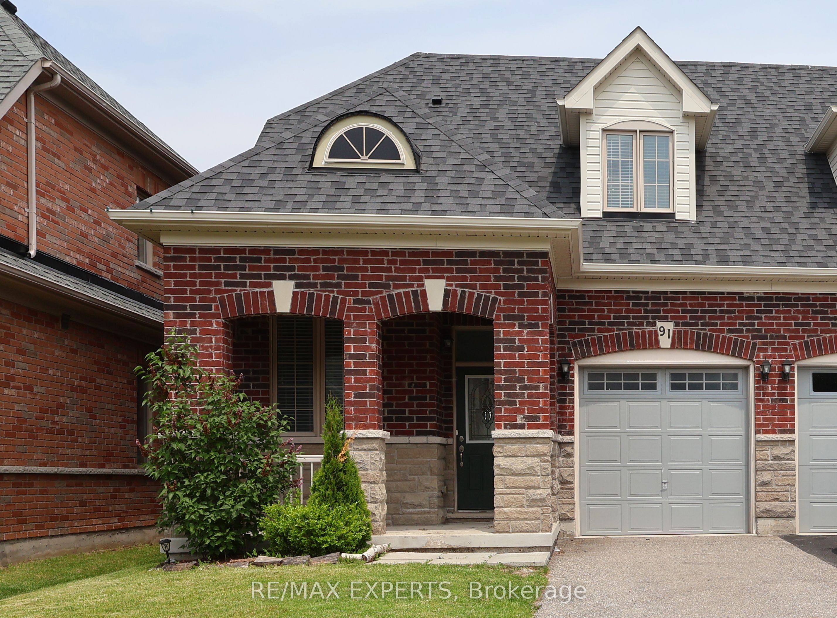 91 Kingsmere Cres Property Photo 1