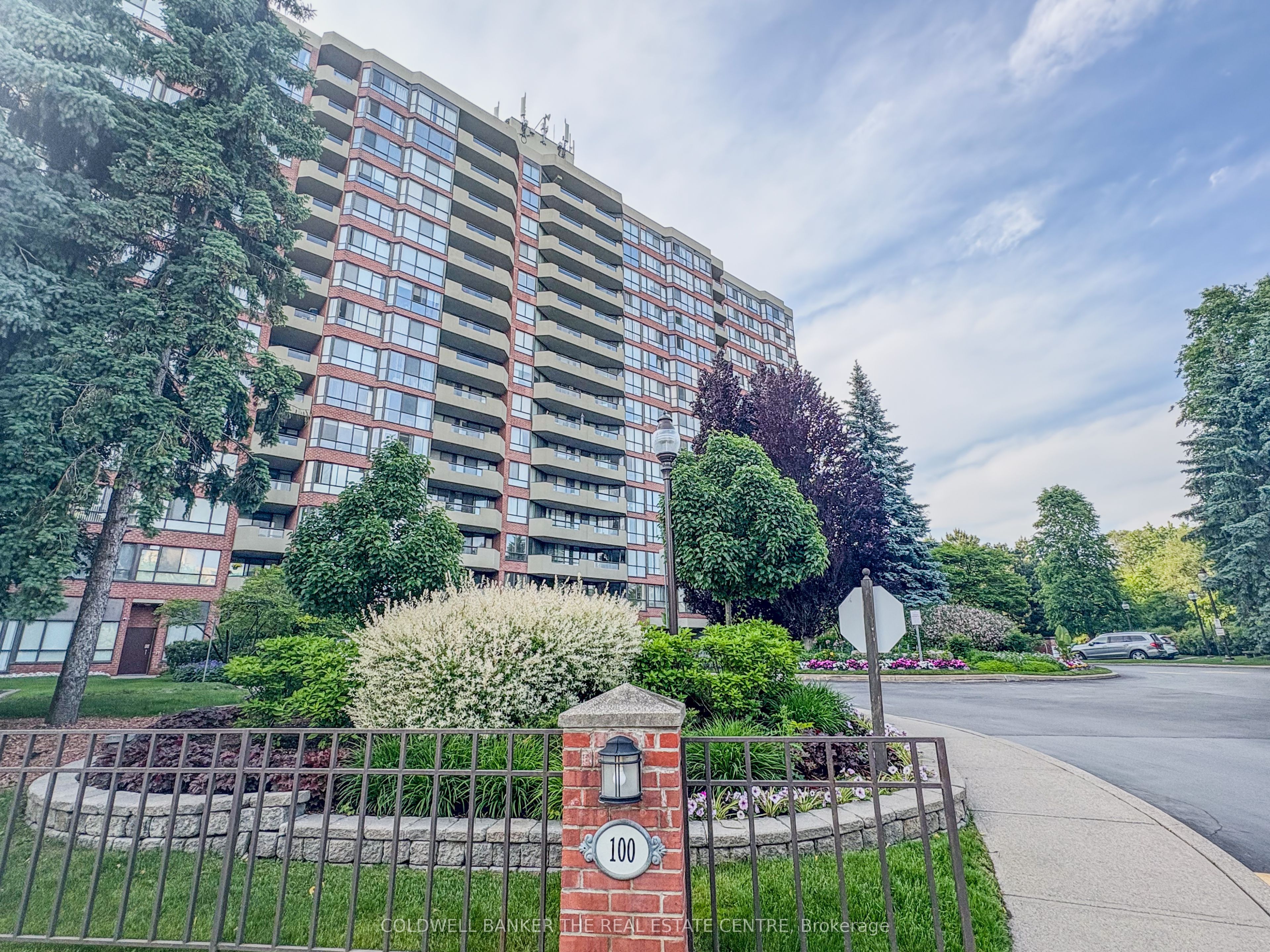 #307 - 100 Observatory Lane Property Photo 1