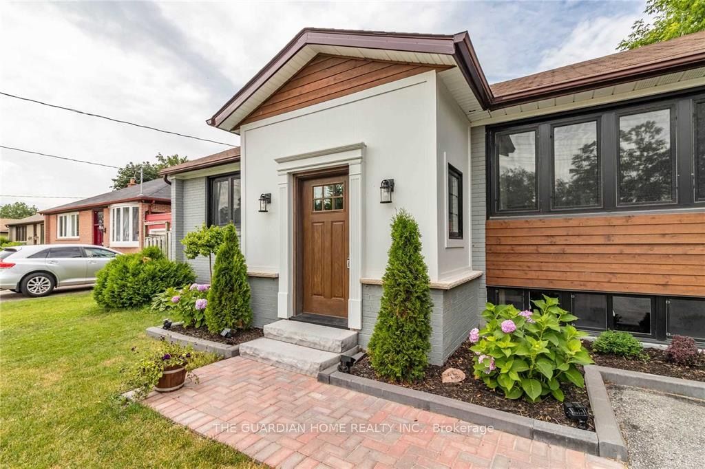 12374 Ninth Line Property Photo 1