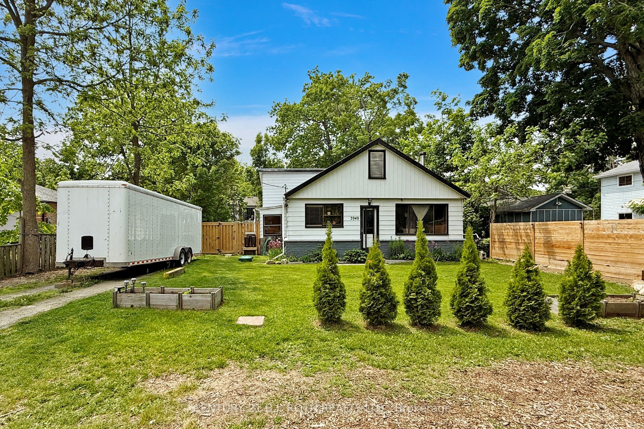 3948 Alderly Ave Property Photo 1