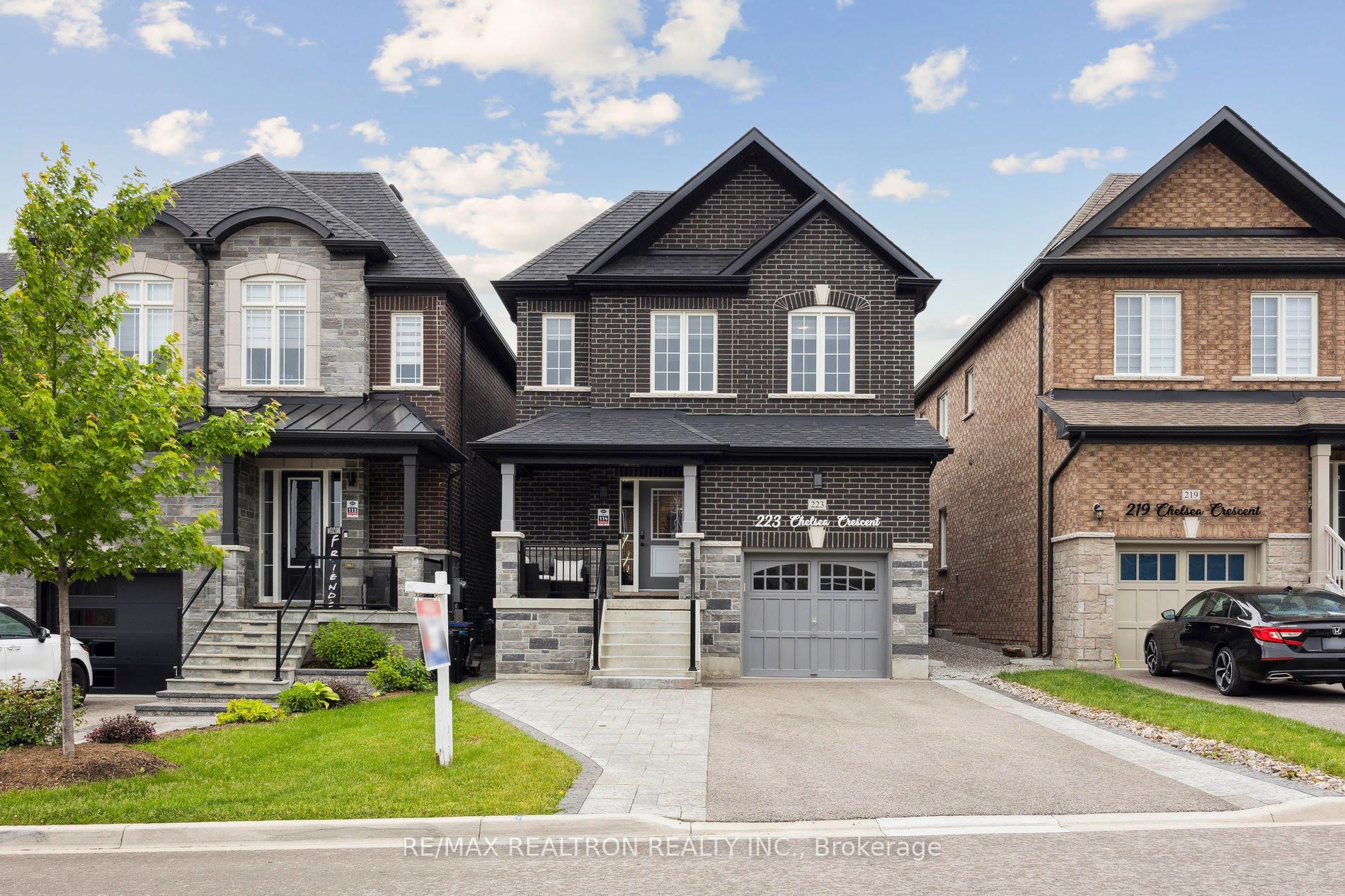 223 Chelsea Cres Property Photo 1